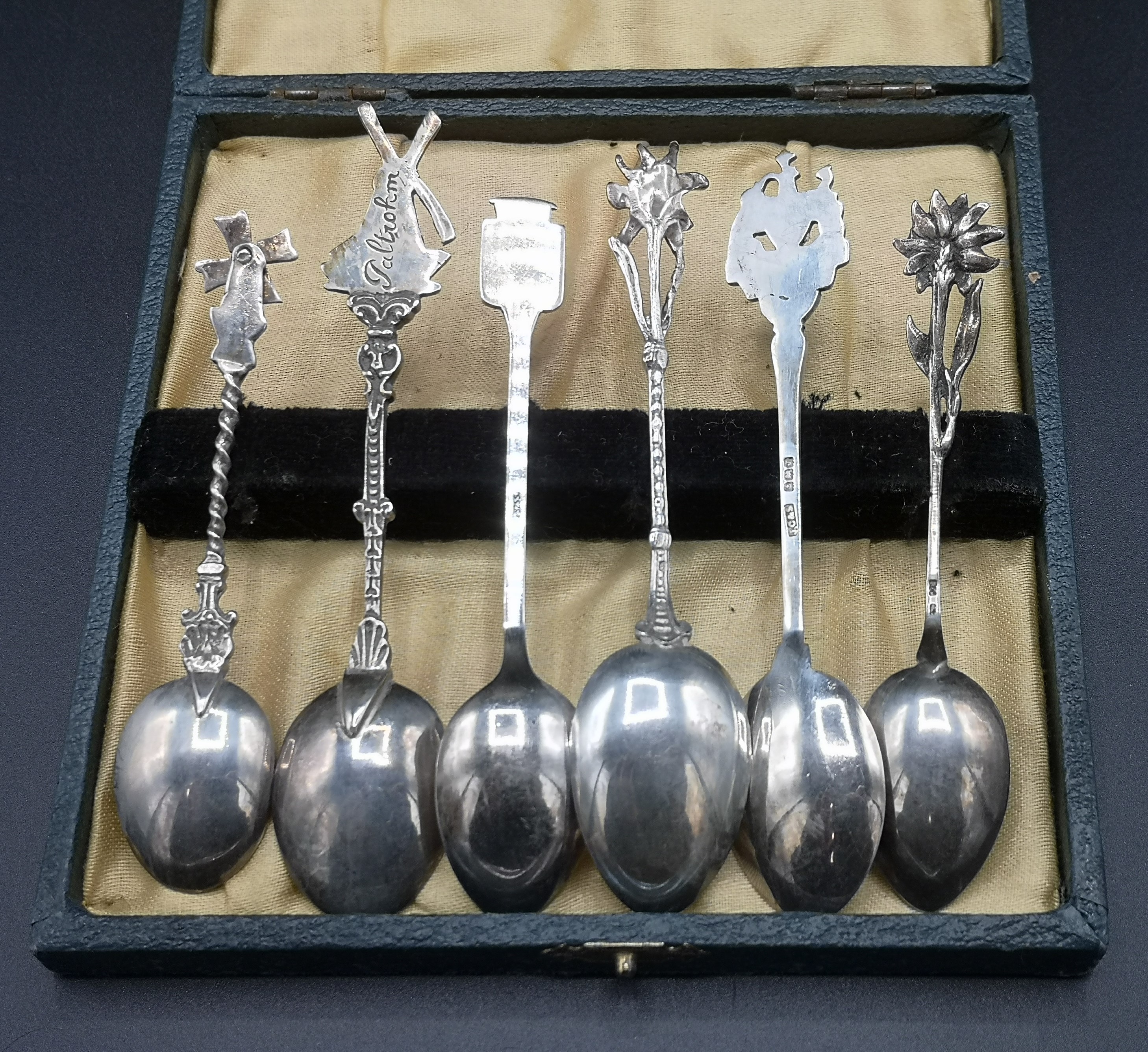 Twelve silver and white metal souvenir spoons - Image 8 of 9