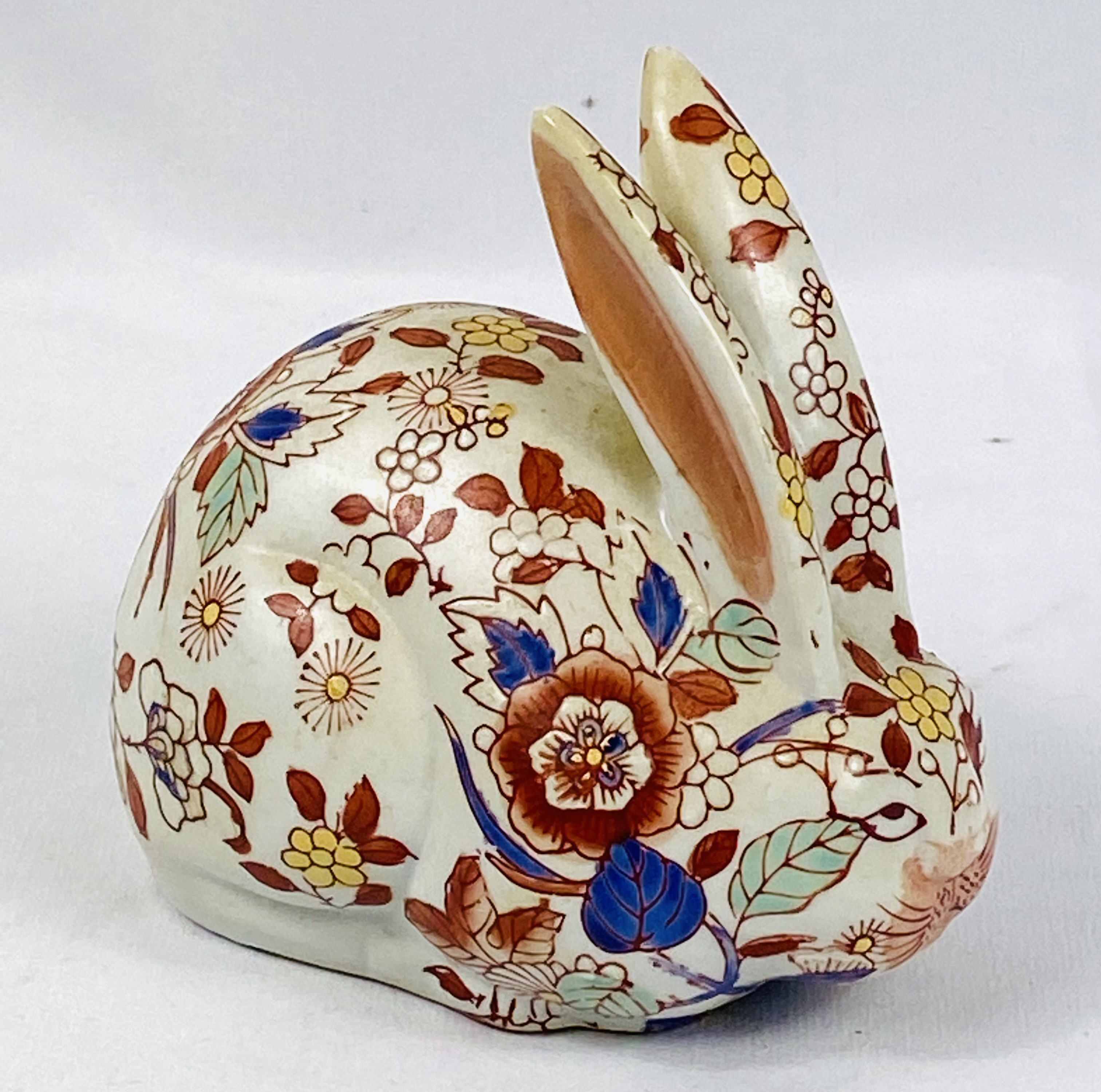 Oriental hand painted rabbit - Image 2 of 4