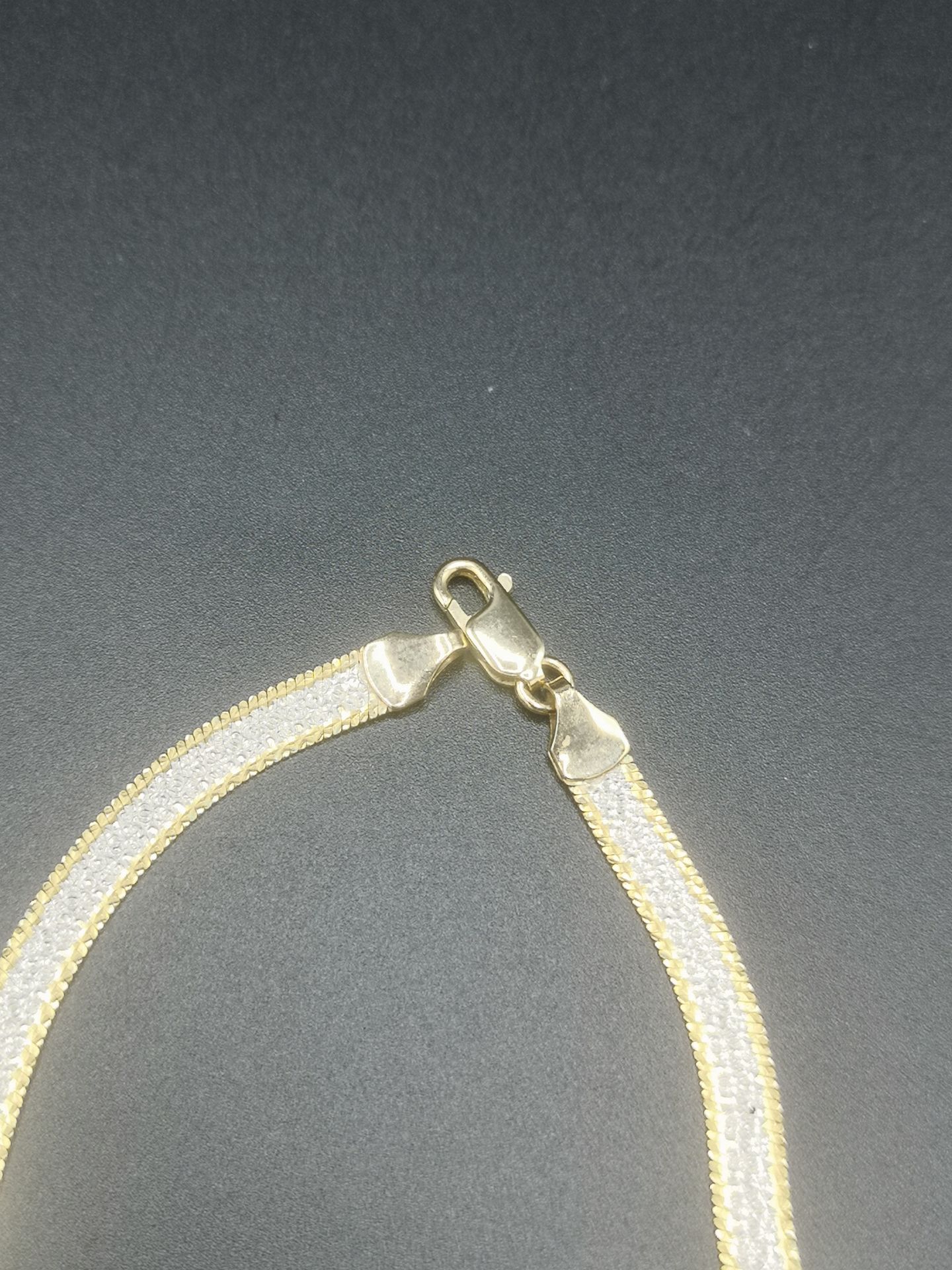 9ct white and yellow gold necklace - Image 3 of 5