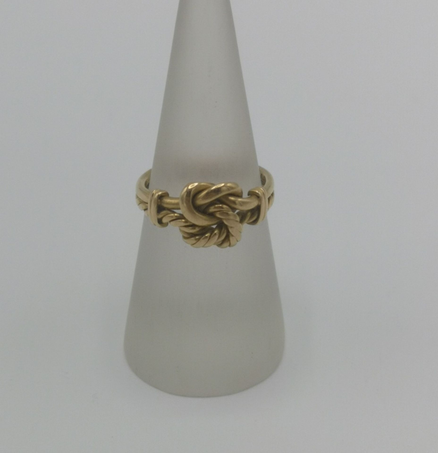 18ct gold ring