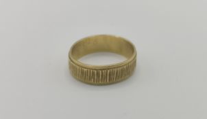 18ct gold band