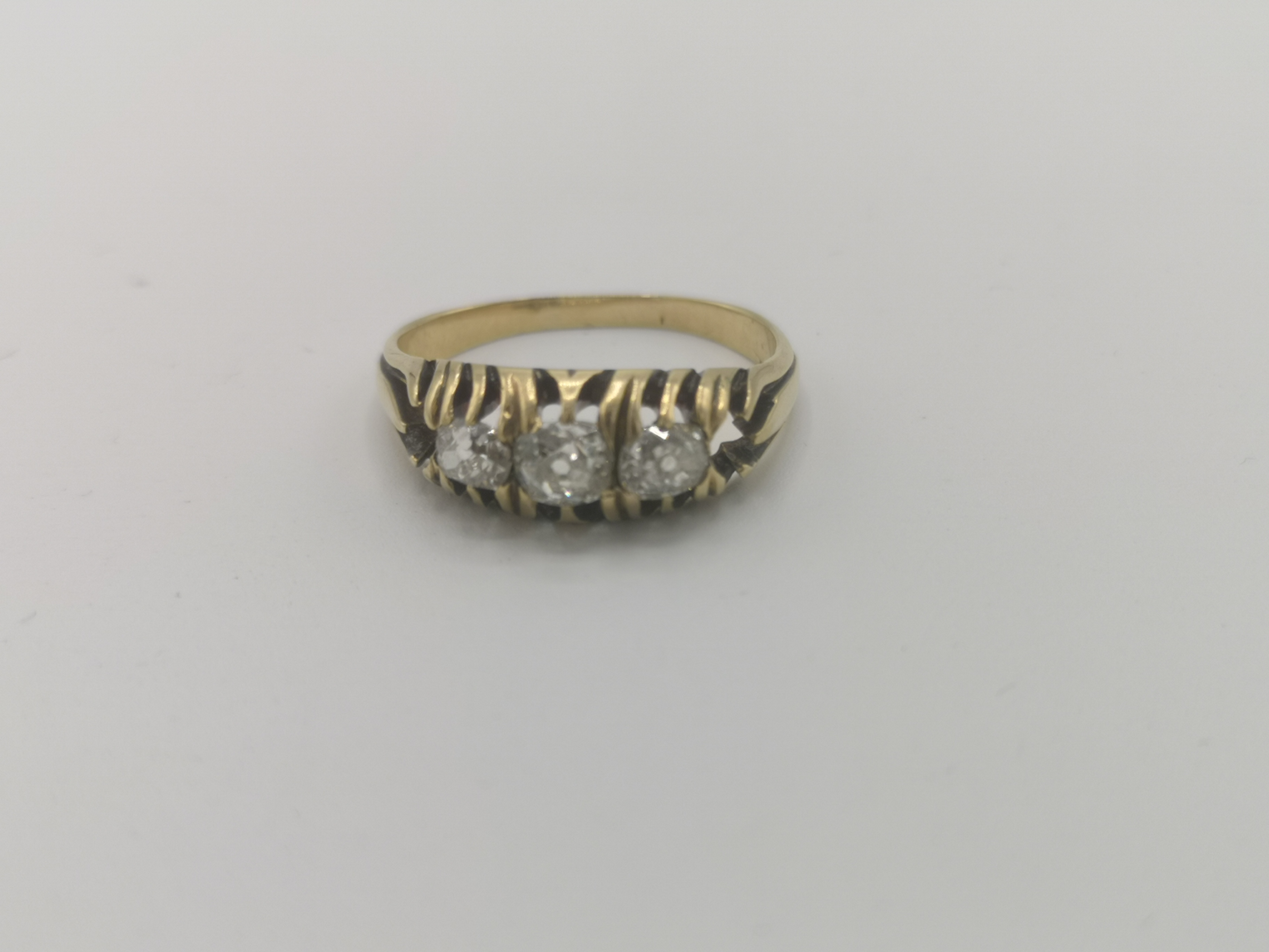 Victorian 15ct gold ring together with two yellow metal rings - Image 5 of 5