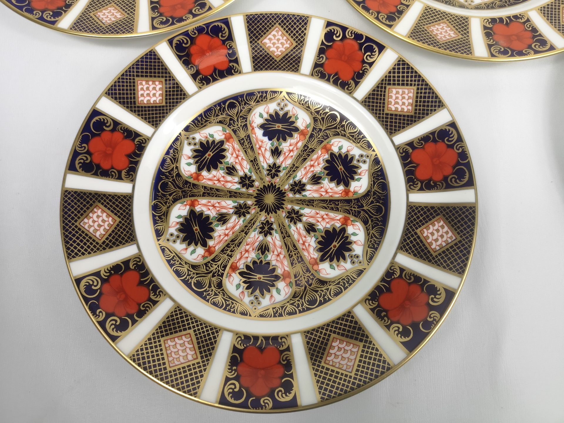 Eight Royal Crown Derby Imari pattern side plates - Image 3 of 4