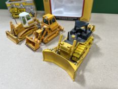 5x Various Bulldozers in various scales