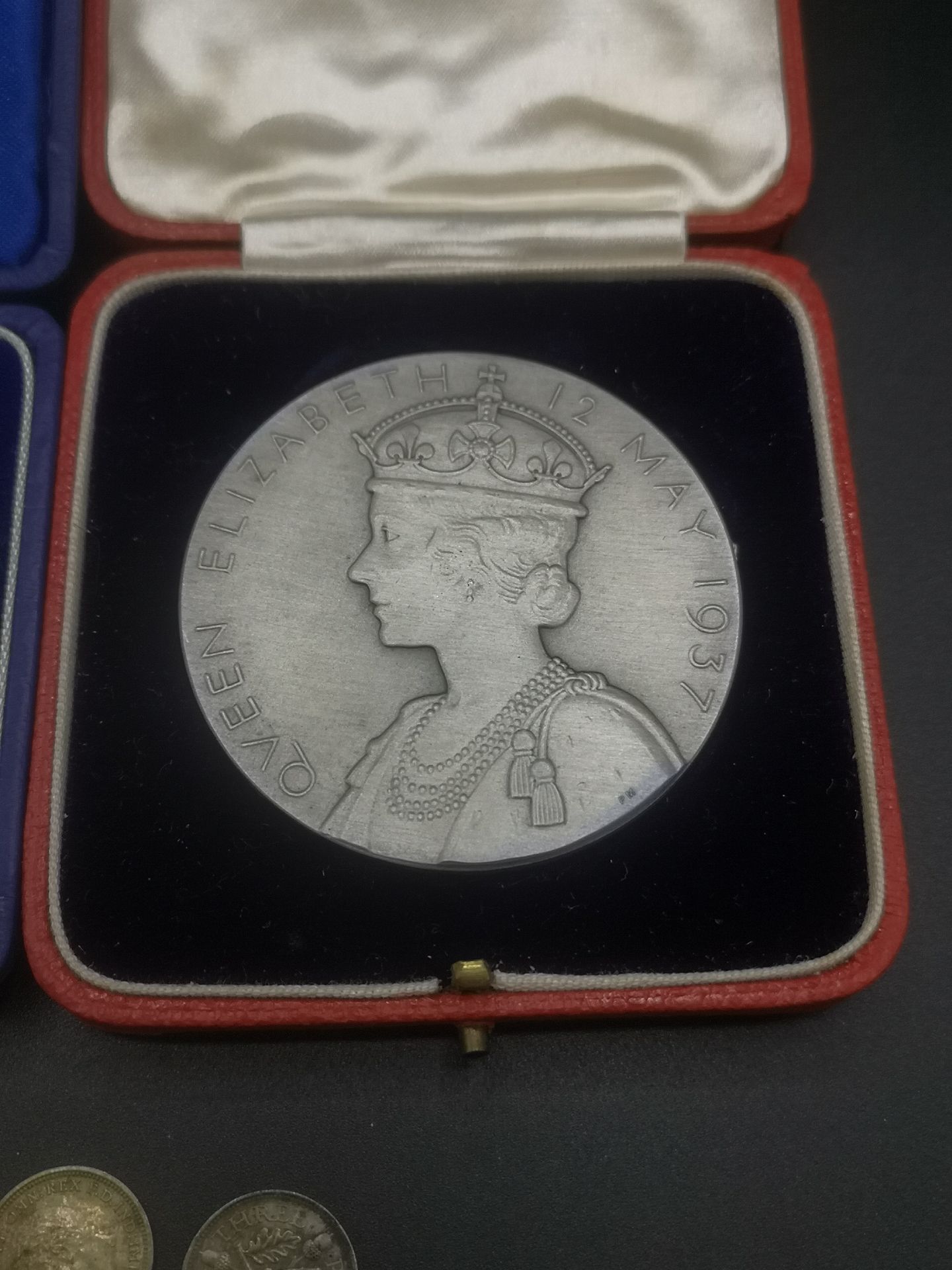A Brokers' Medal, two other medals and coins - Image 5 of 5