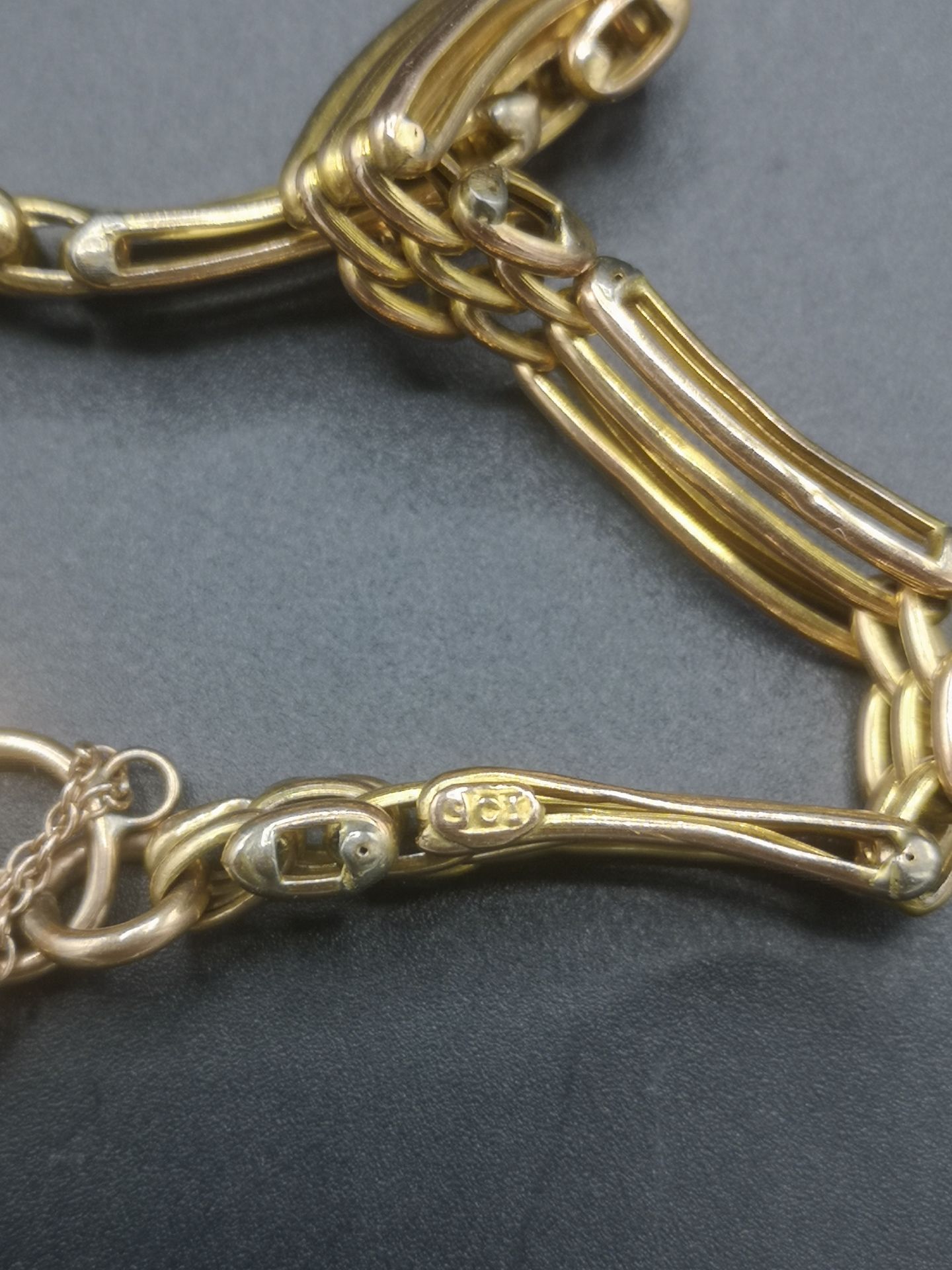 9ct gold gate bracelet with heart shaped padlock - Image 4 of 4