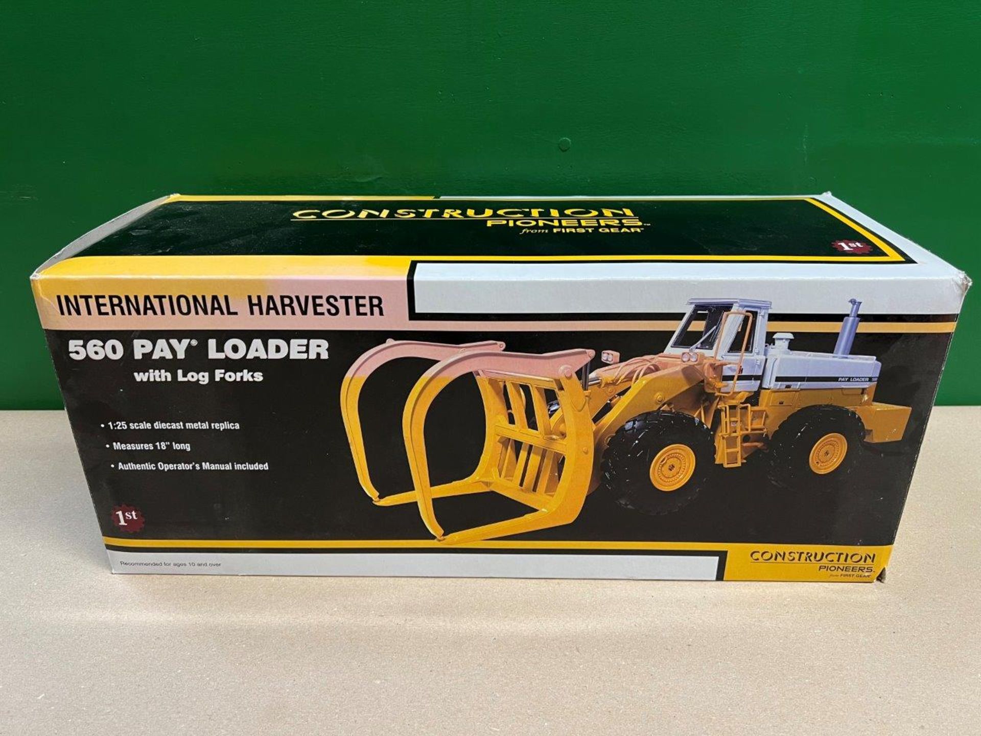 International Harvester 560 Payloader with log forks - Image 8 of 8