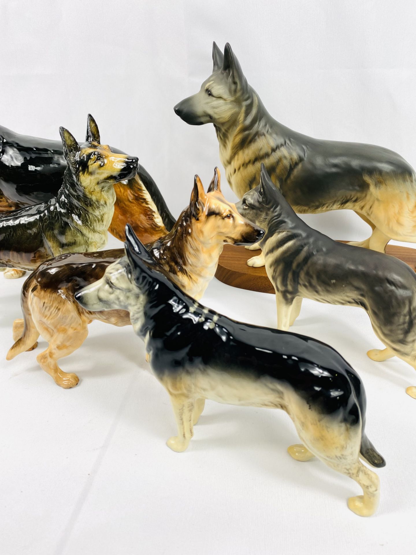 A Beswick Alsatian together with four other ceramic alsatians - Image 3 of 4