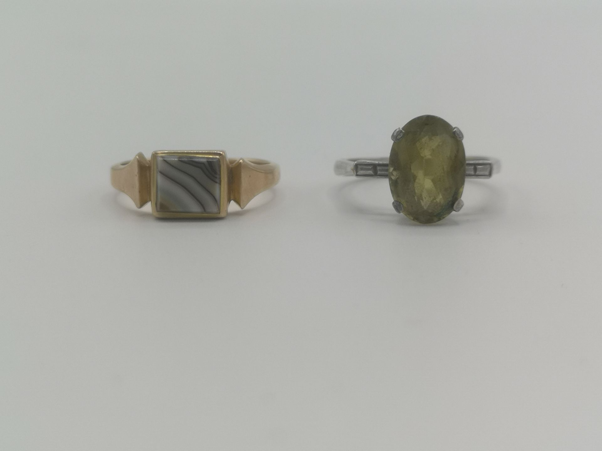 Two 9ct gold rings - Image 2 of 5