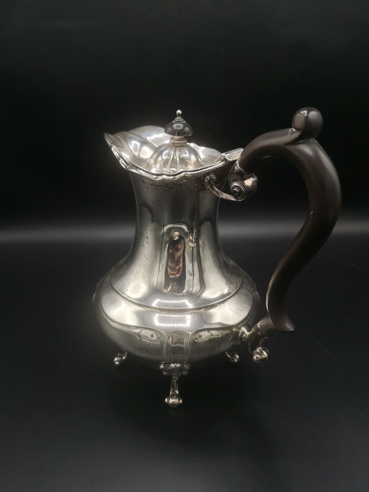 Goldsmith and Silversmiths silver tea set with matching coffee pot - Image 2 of 7