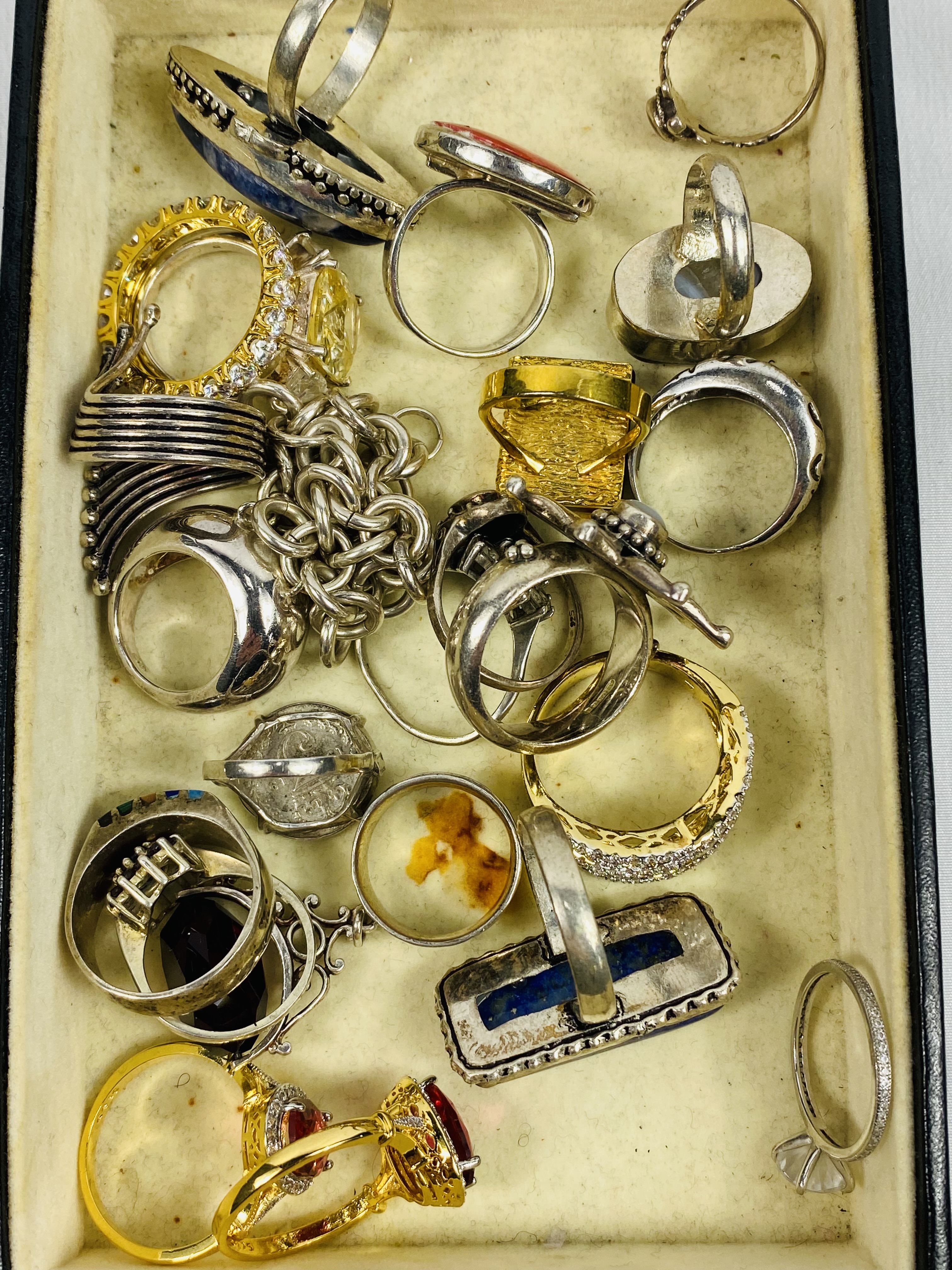 Quantity of mostly silver and white metal rings. - Image 2 of 3