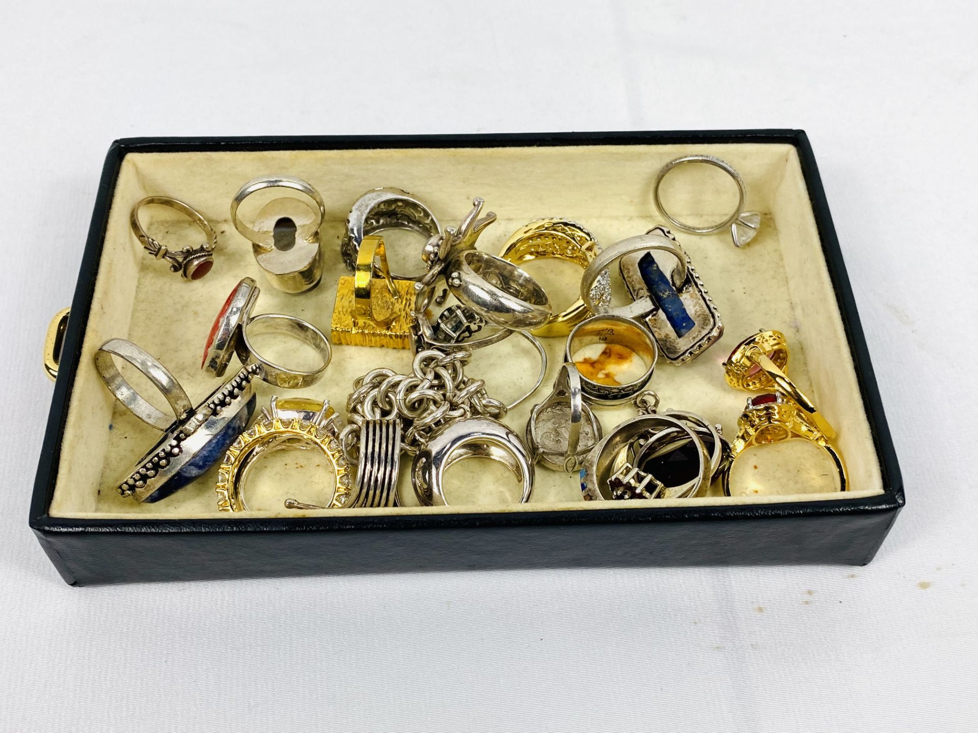 Quantity of mostly silver and white metal rings. - Image 3 of 3