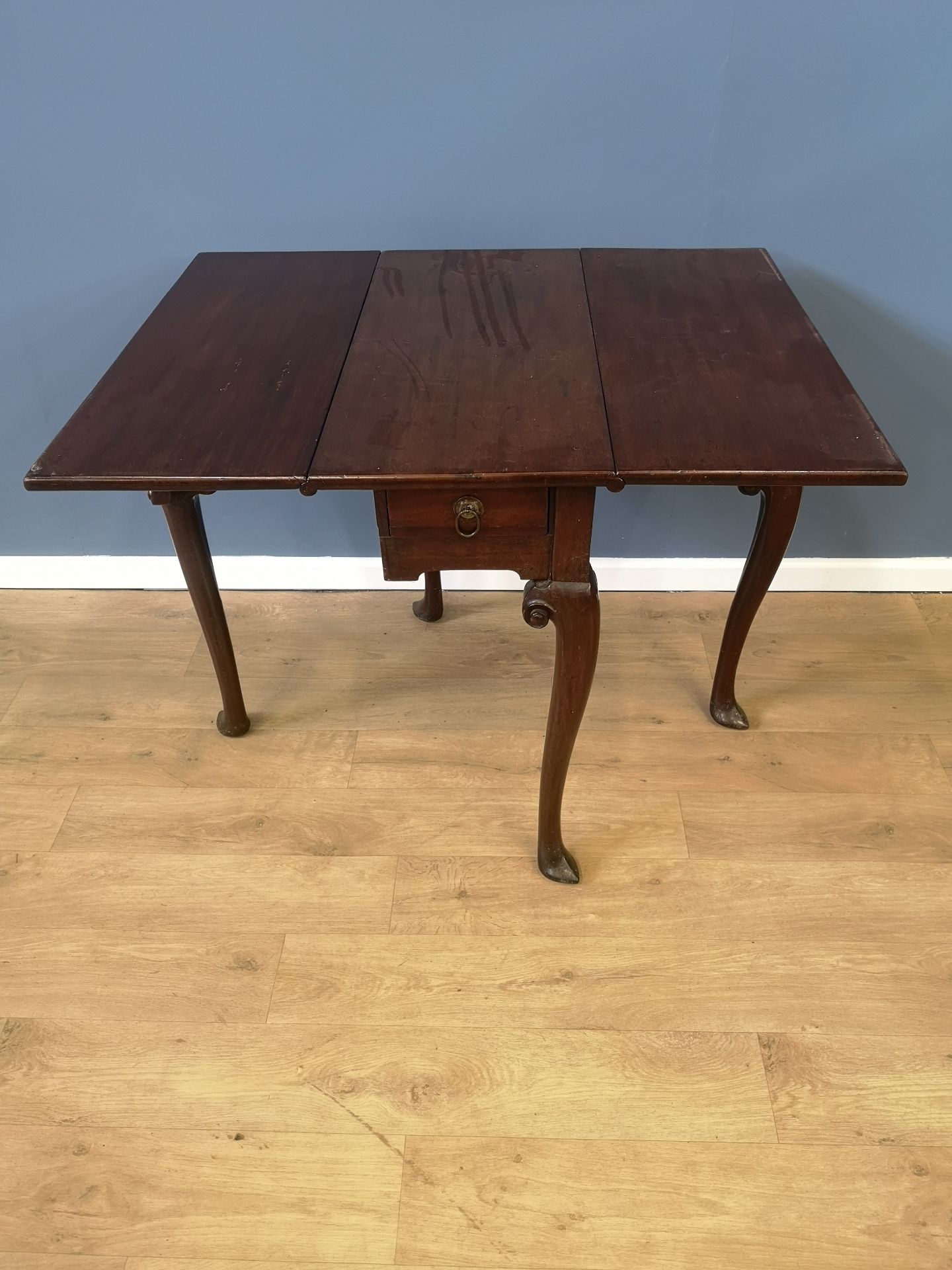 19th century mahogany gateleg table - Image 2 of 5