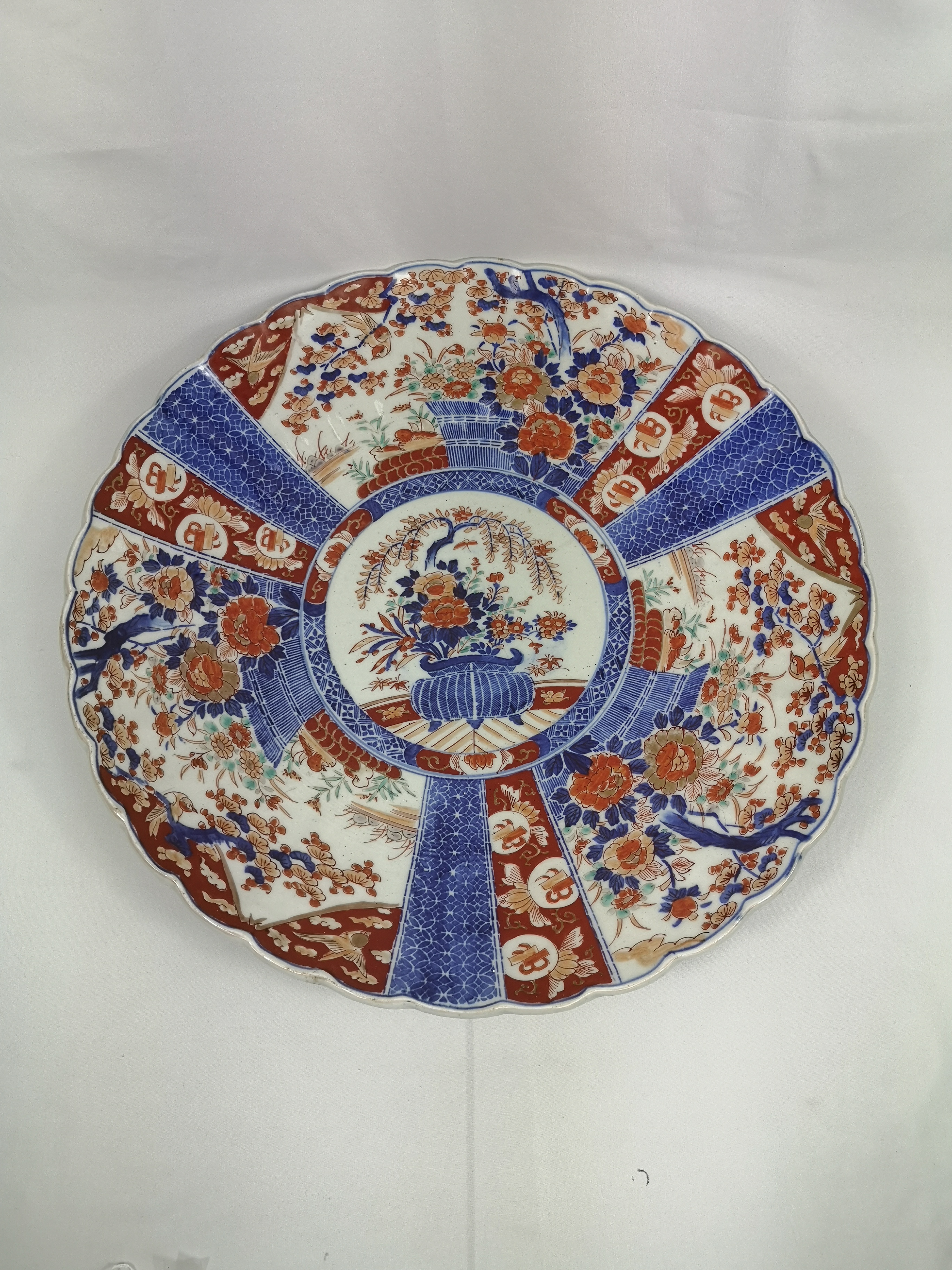 19th century Imari dish - Image 2 of 2