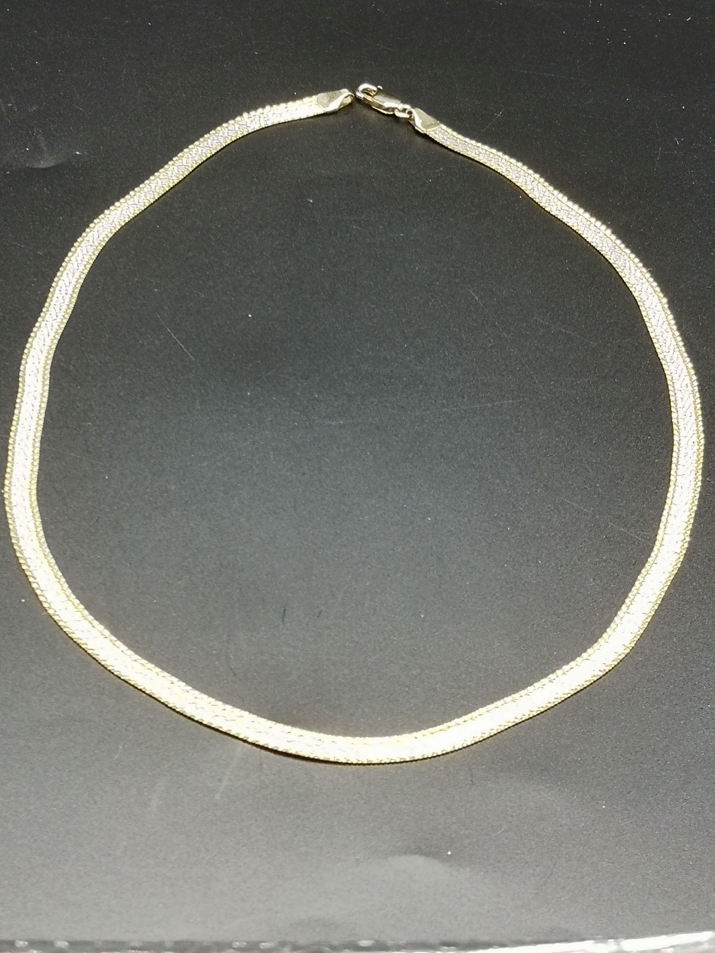 9ct white and yellow gold necklace - Image 2 of 5