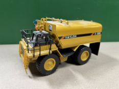 Caterpillar 777D Water bowser