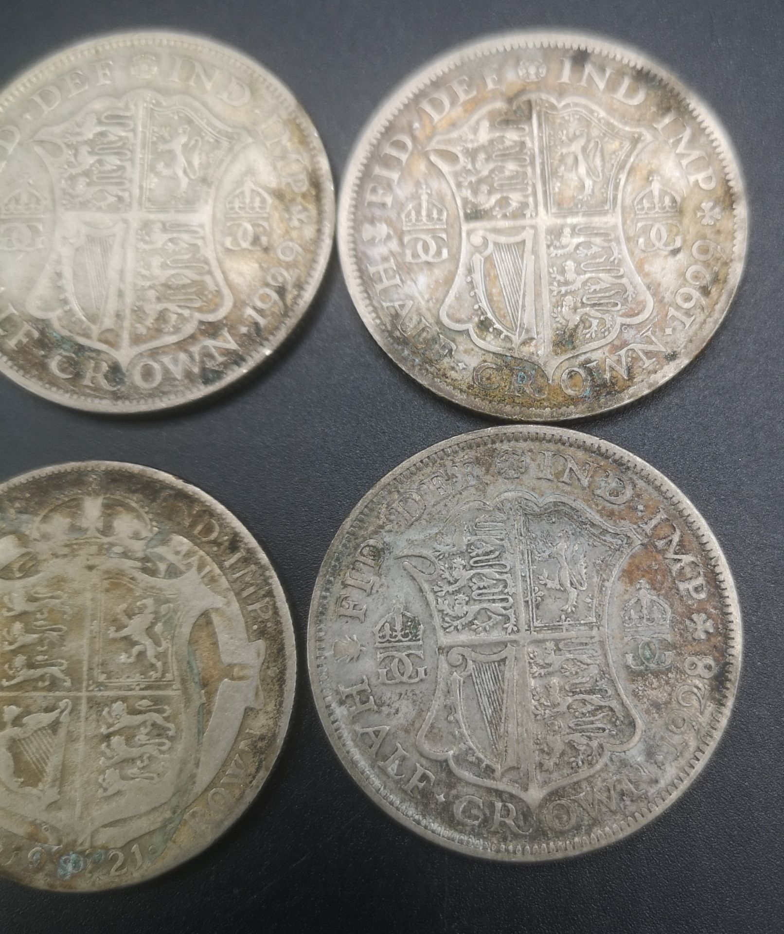 Four King George V half crowns - Image 8 of 10
