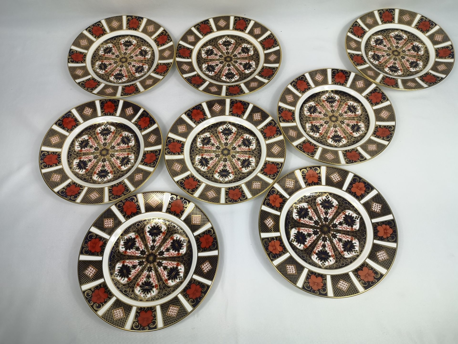 Eight Royal Crown Derby Imari pattern side plates - Image 2 of 4