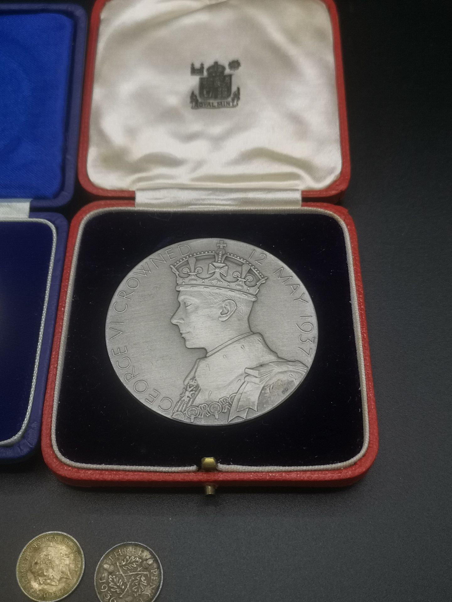 A Brokers' Medal, two other medals and coins - Image 2 of 5