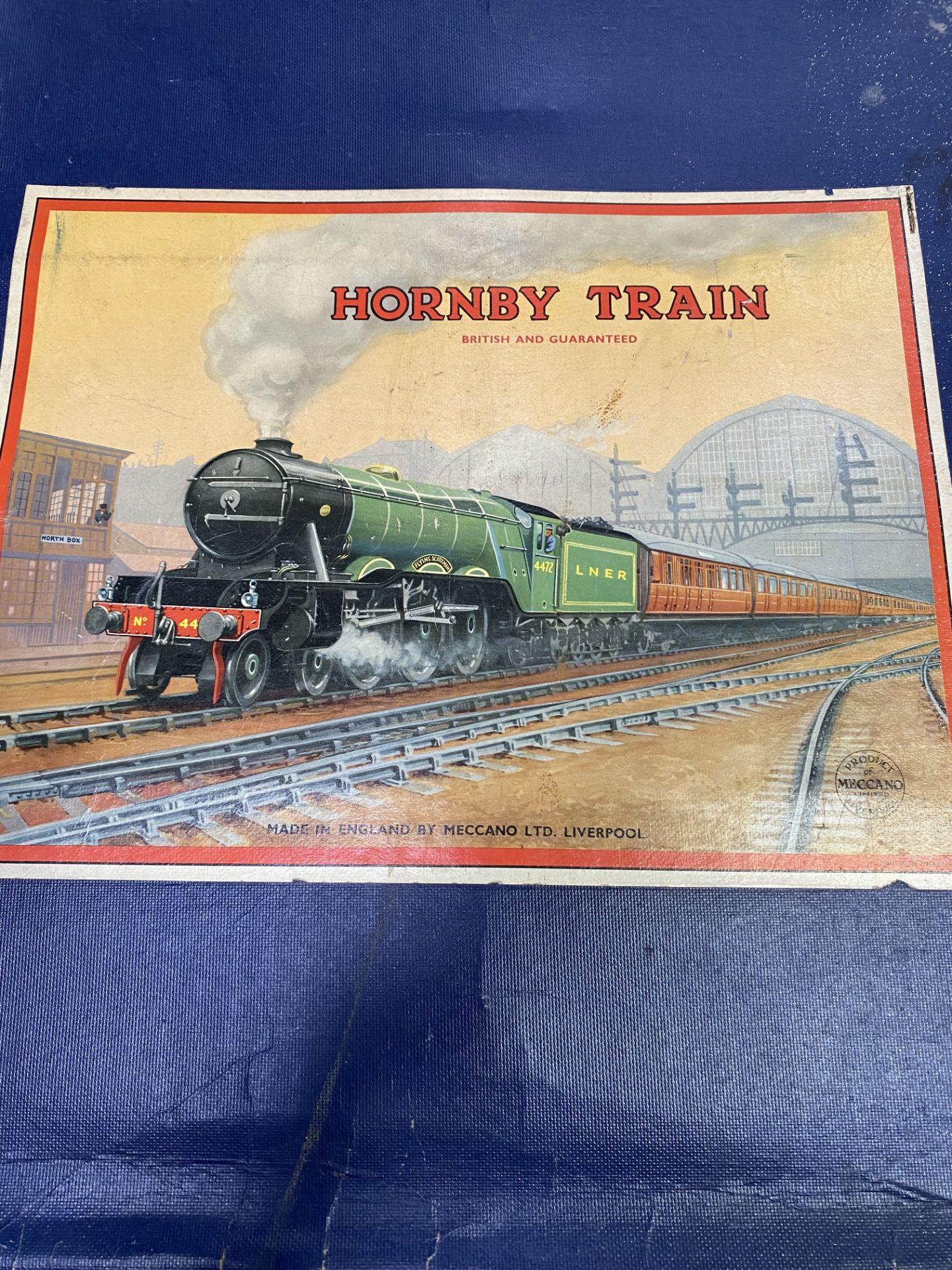 Hornby 0 gauge clockwork tinplate train, tender and carriages - Image 2 of 6