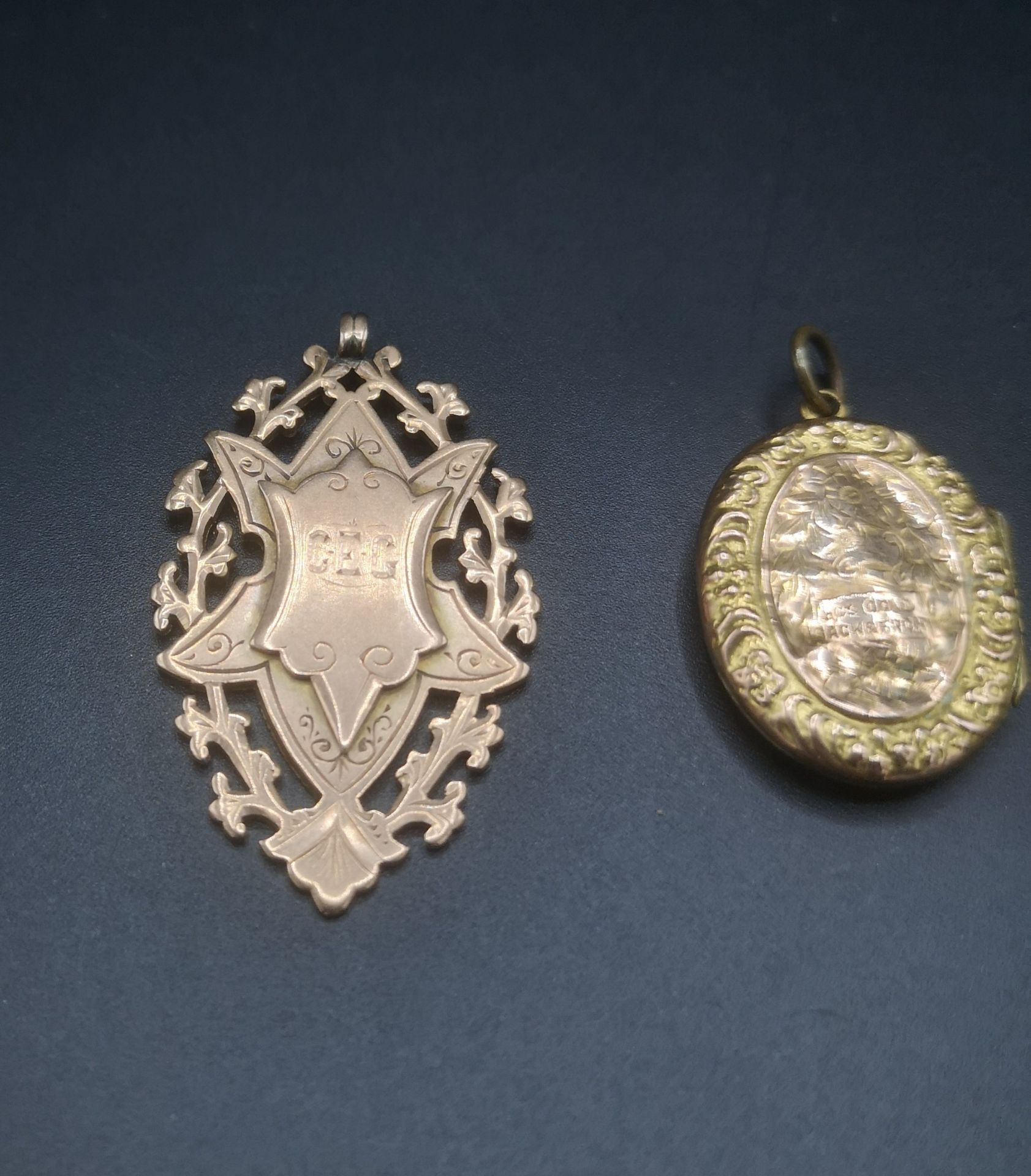 Victorian 9ct gold pendant together with a 9ct gold locket