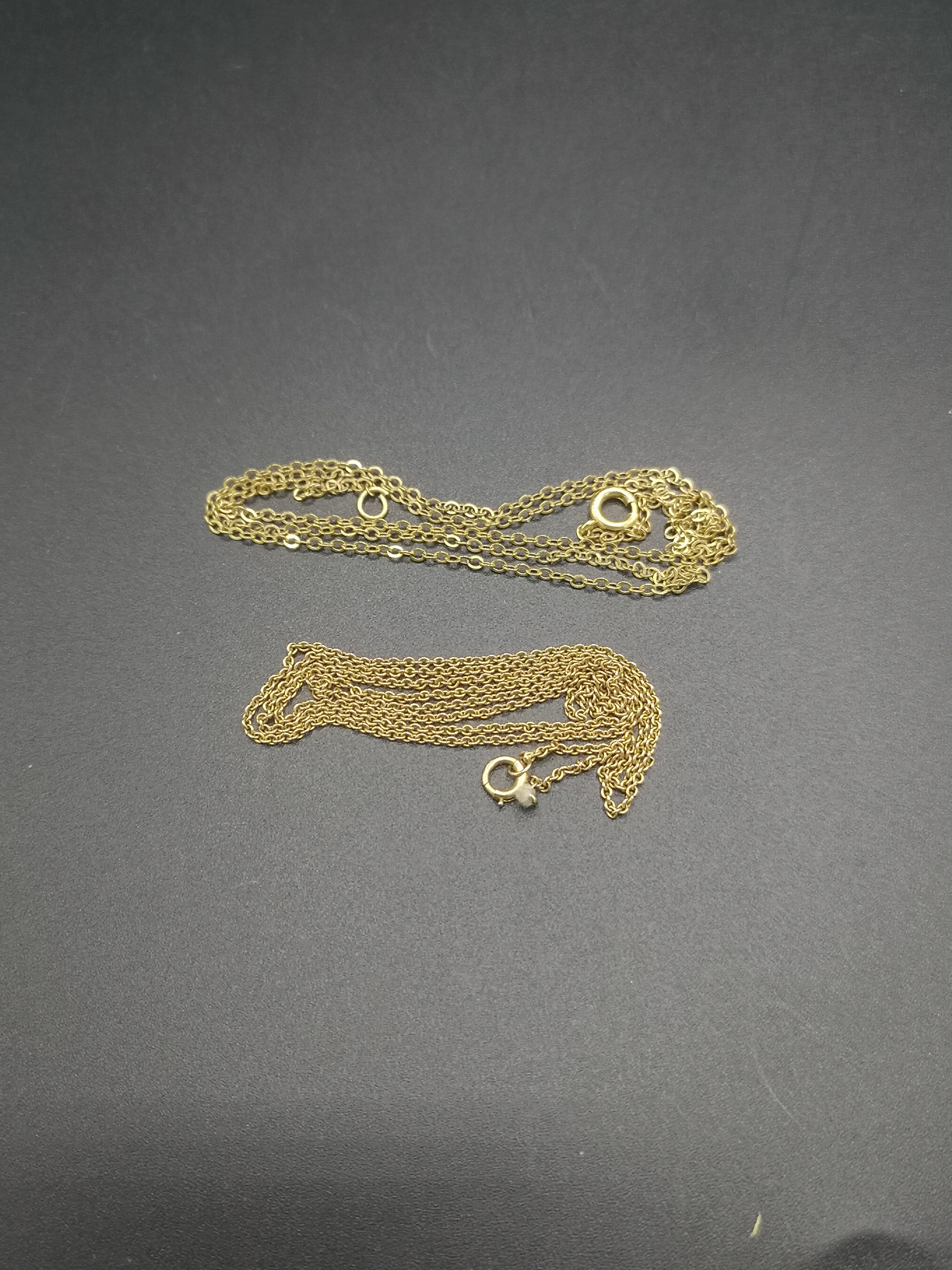 Two 9ct gold necklaces - Image 2 of 3