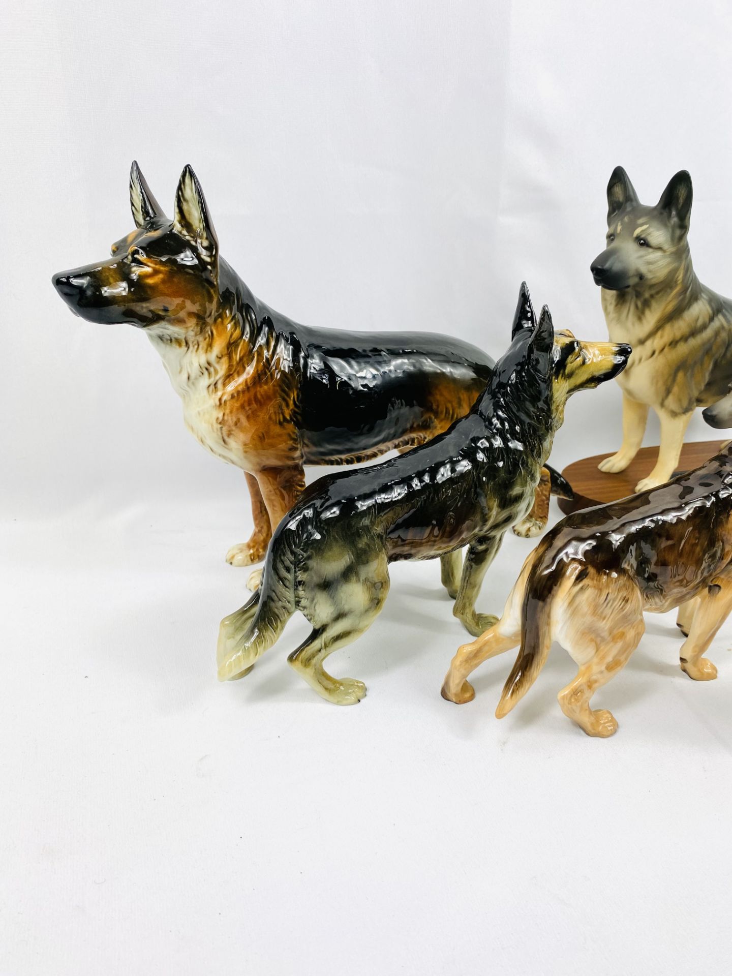 A Beswick Alsatian together with four other ceramic alsatians - Image 4 of 4