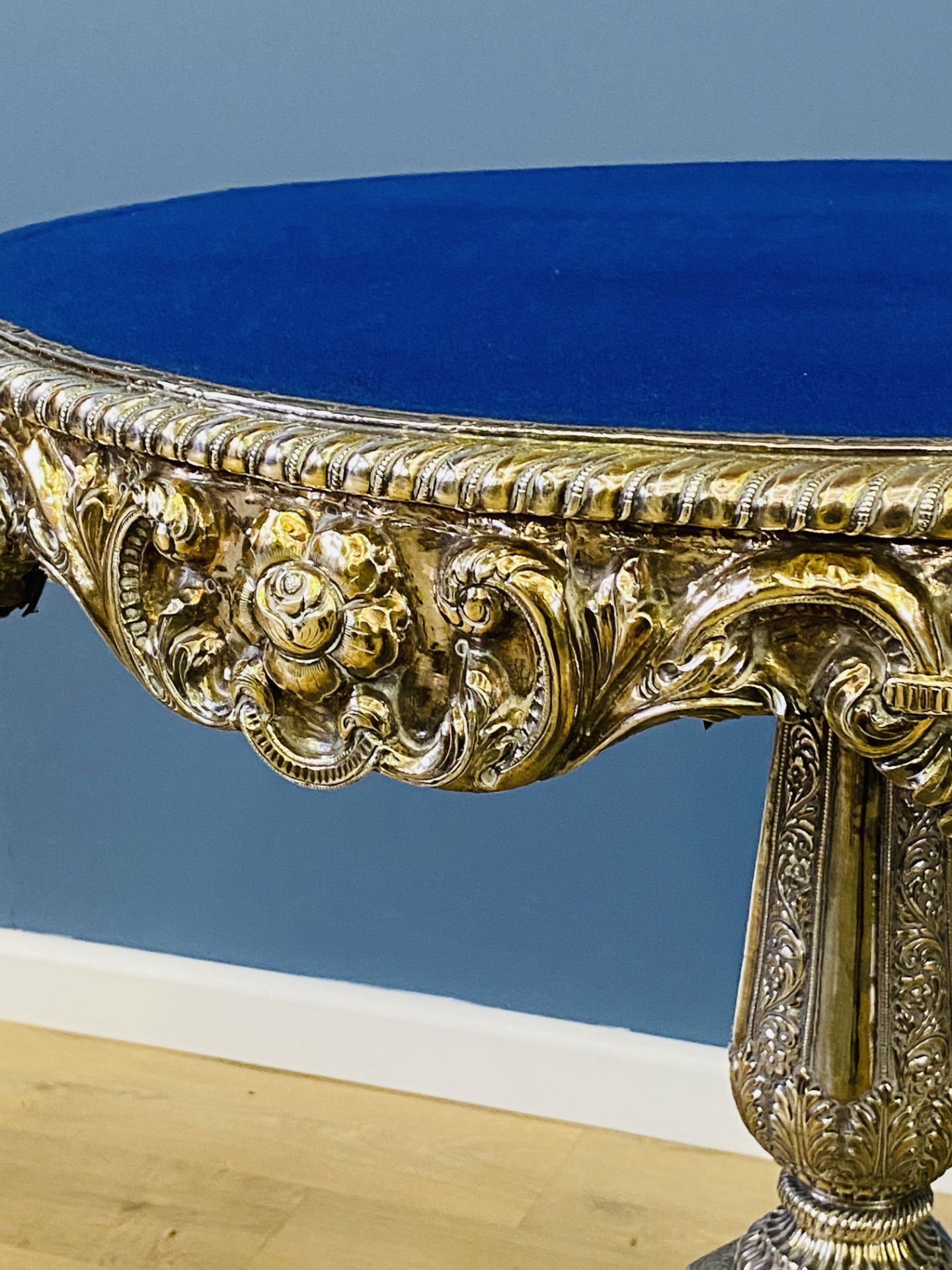 19th century indian silver veneered pedestal table - Image 5 of 8