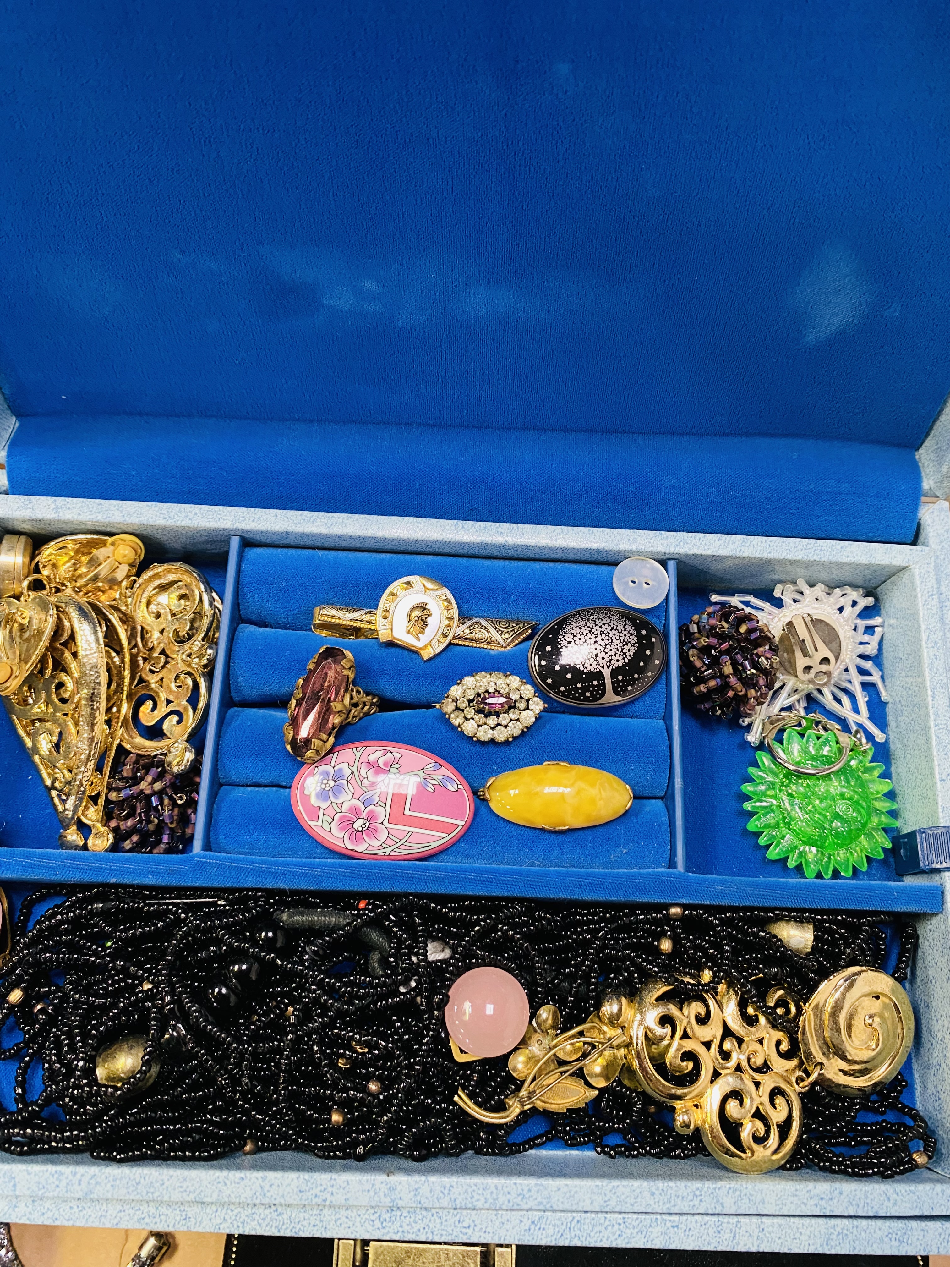 Quantity of costume jewellery - Image 4 of 4