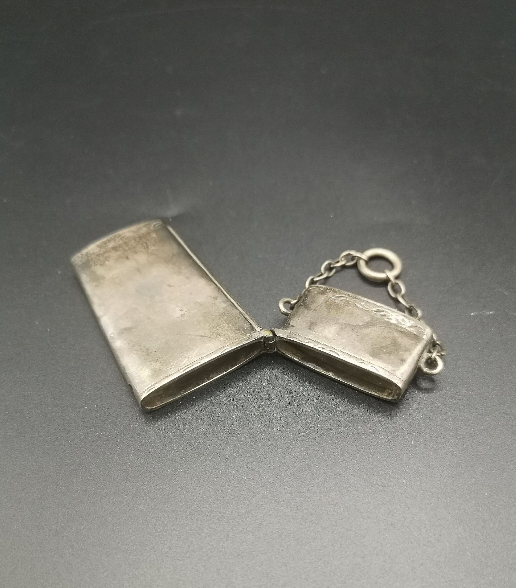 Georgian silver nutmeg grater, Victorian silver cigarette case and a silver venta case - Image 4 of 4