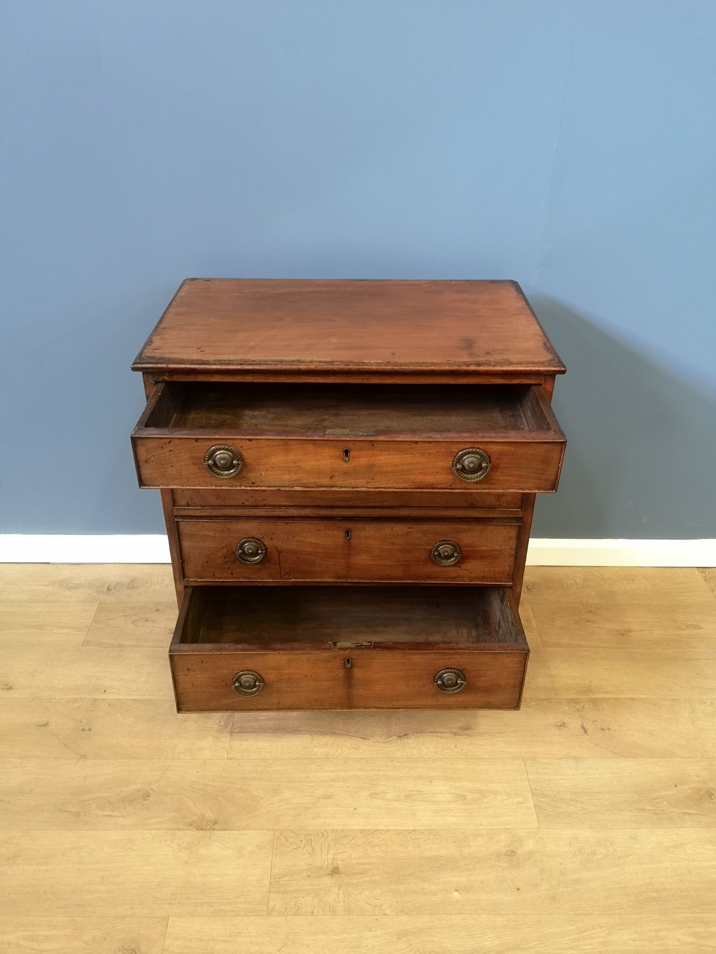 Victorian mahogany chest of drawers - Image 5 of 5