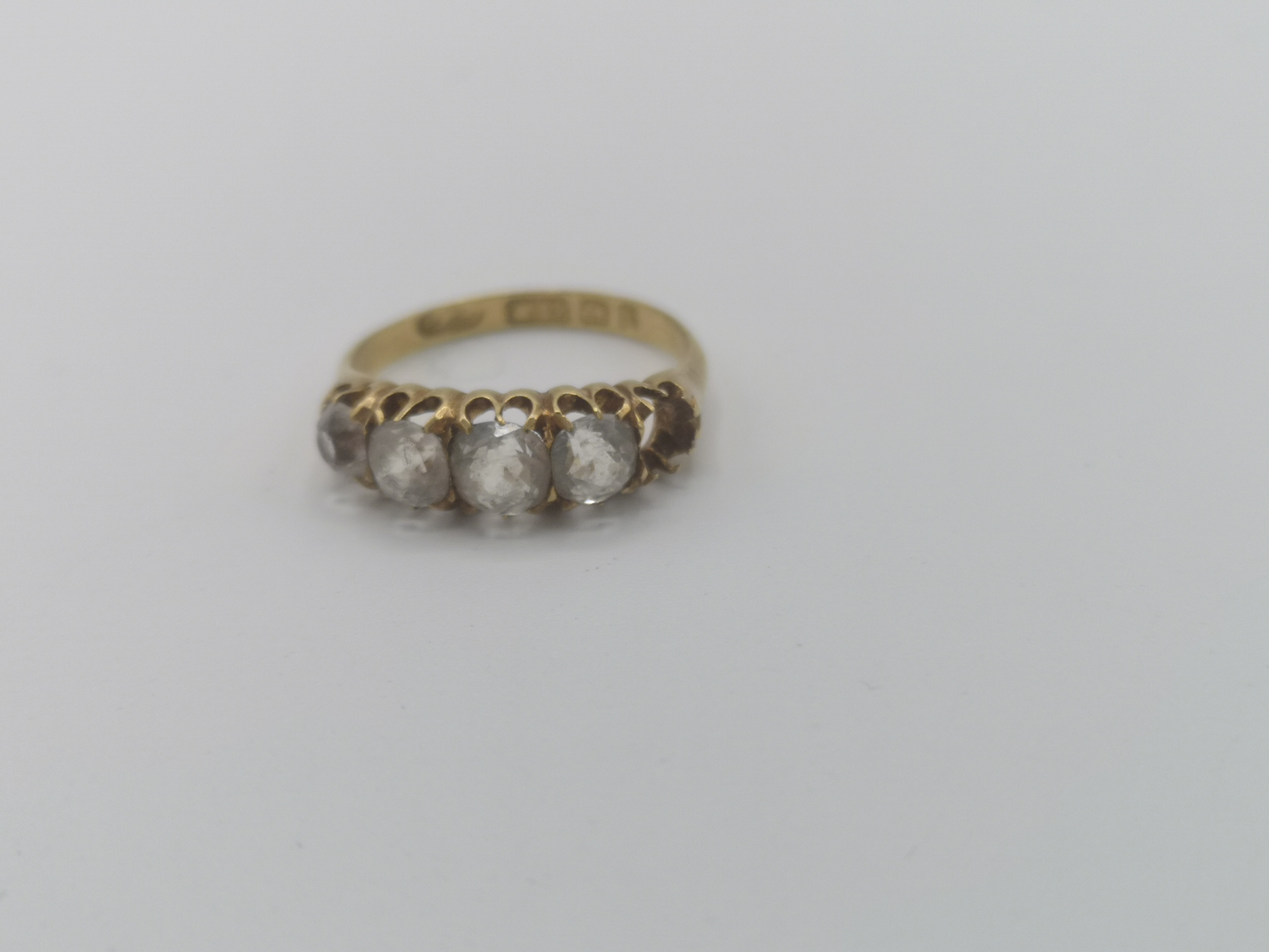 Two 18ct gold rings together with a 9ct gold ring - Image 4 of 5