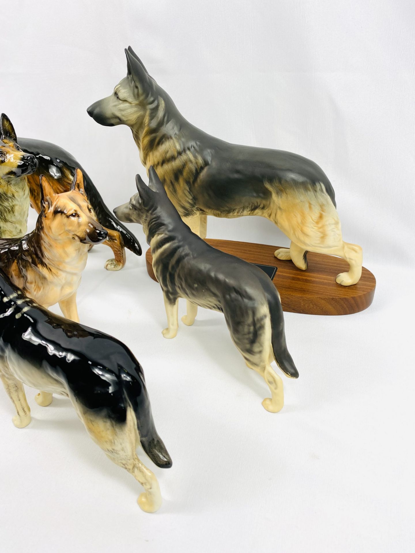 A Beswick Alsatian together with four other ceramic alsatians - Image 2 of 4