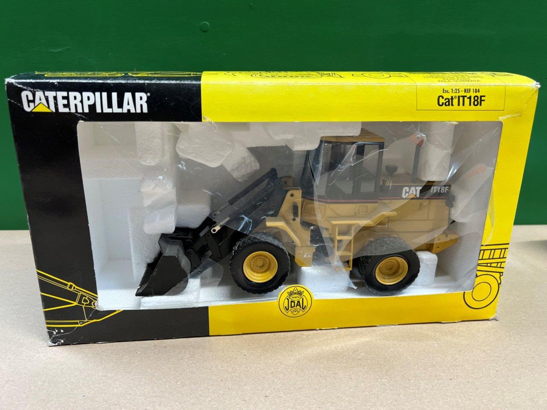 Caterpillar IT18F Loading Shovel - Image 4 of 5