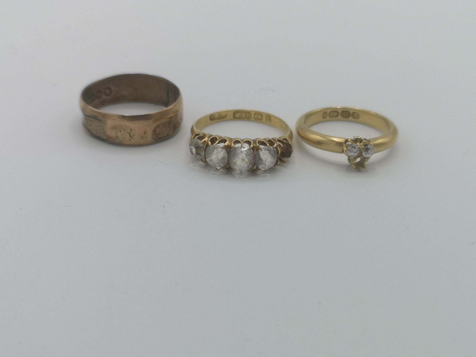 Two 18ct gold rings together with a 9ct gold ring - Image 2 of 5