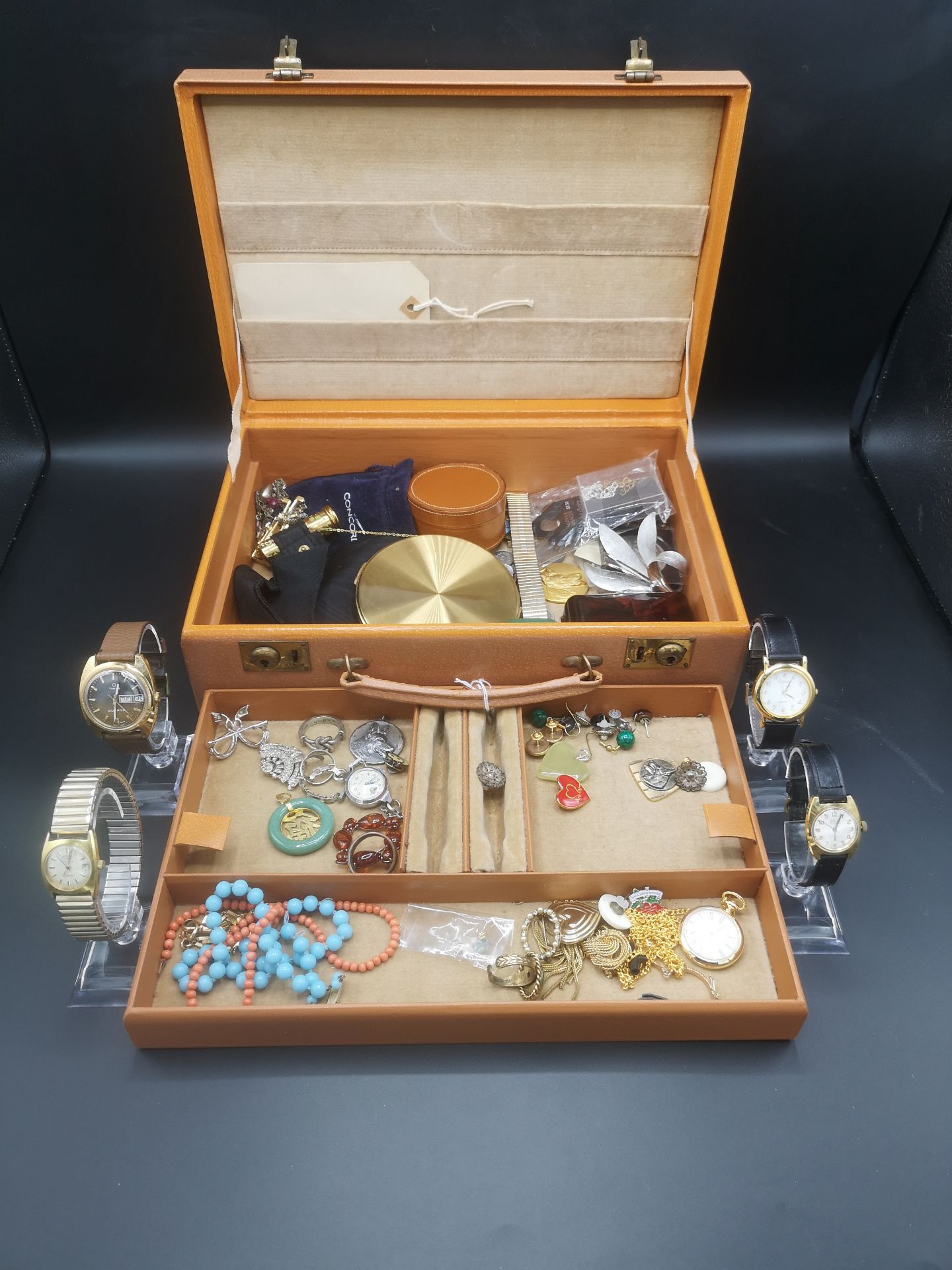Leather jewellery box containing a quantity of costume jewellery - Image 2 of 5
