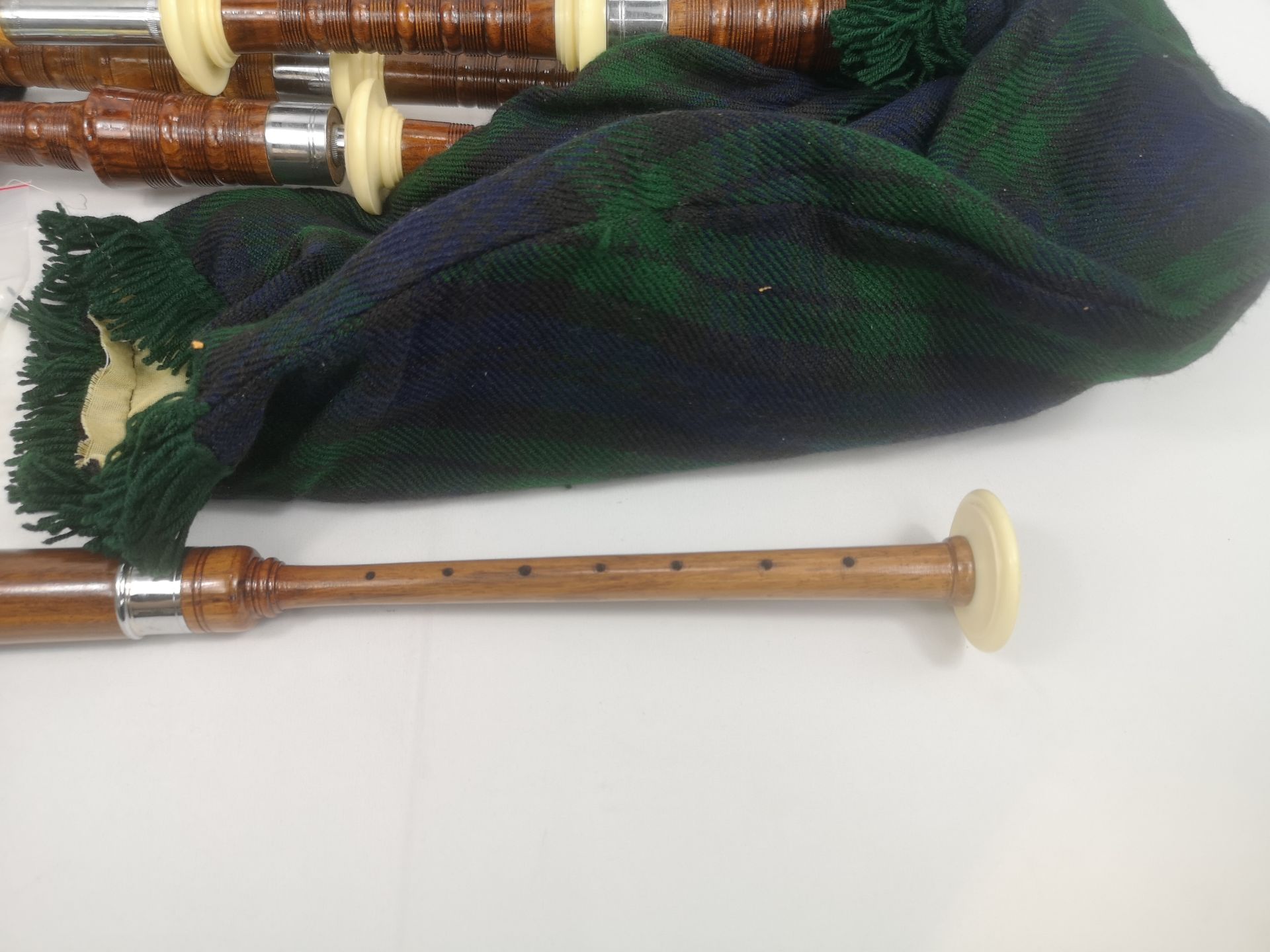 Set of bagpipes in hard case - Image 6 of 6