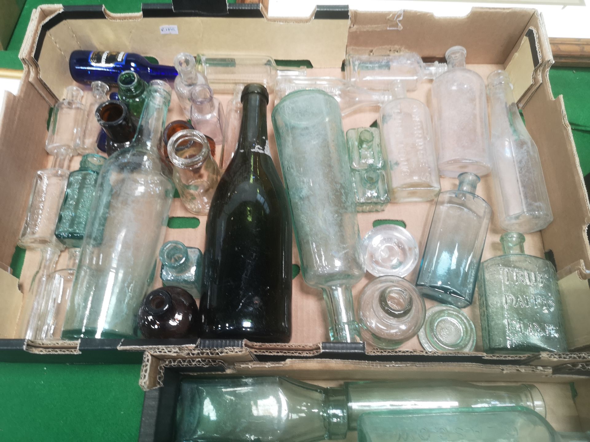 Quantity of glass bottles - Image 2 of 7