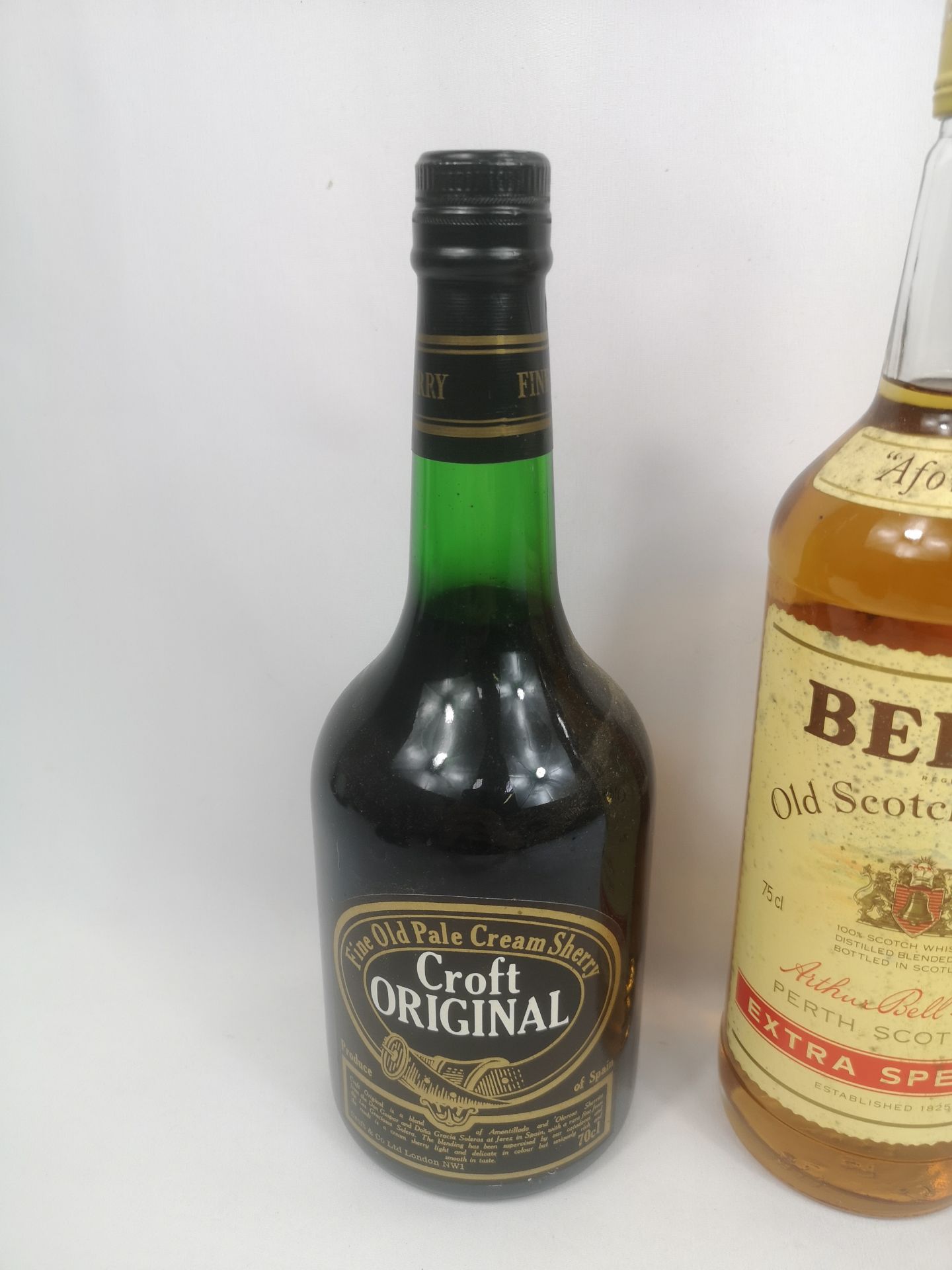 Two bottles of whisky and two bottles of sherry - Bild 2 aus 5