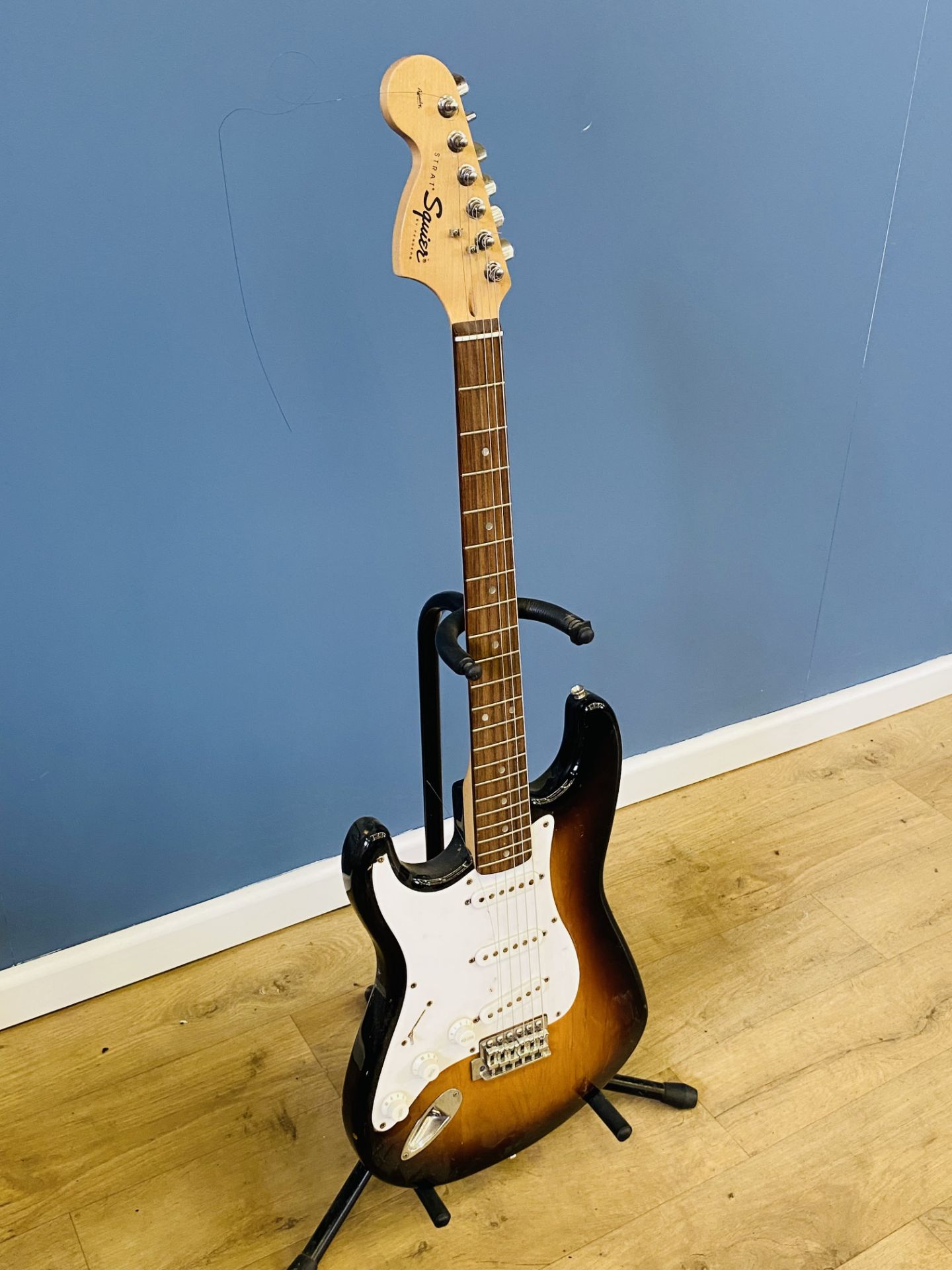 Fender Squier Strat, left handed - Image 4 of 4