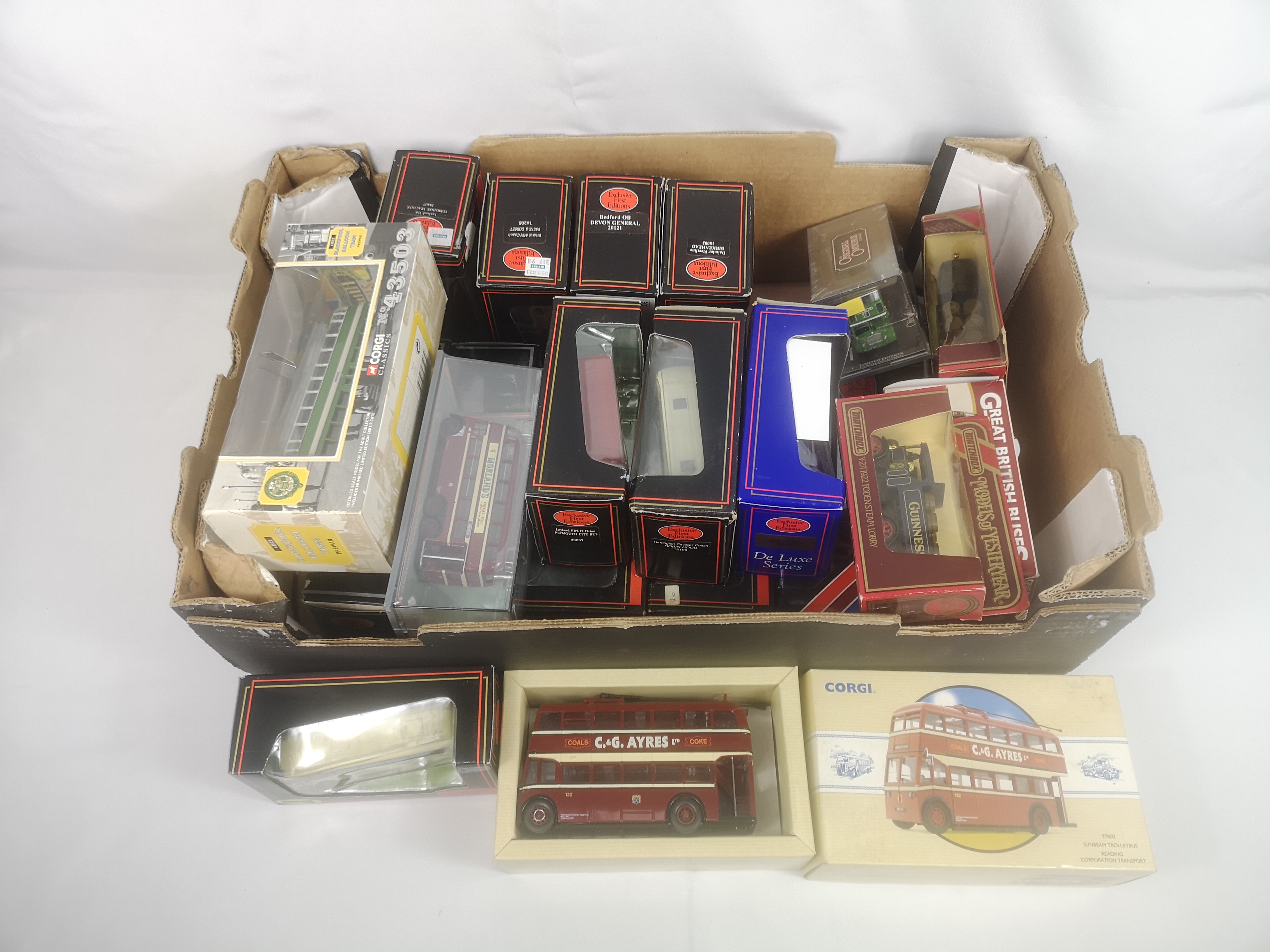 Collection of boxed model buses, to include Corgi