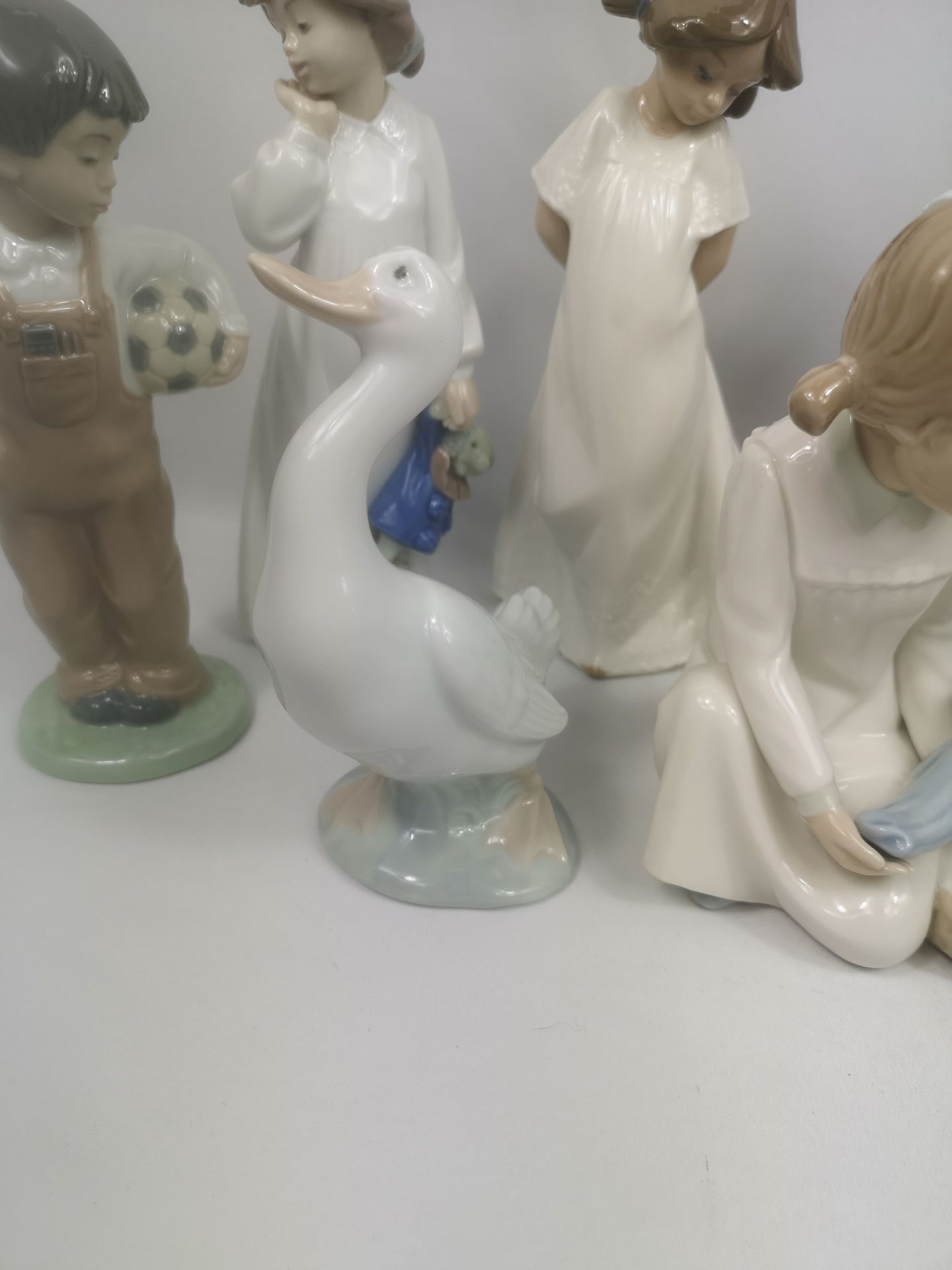 Seven Nao figurines - Image 7 of 7