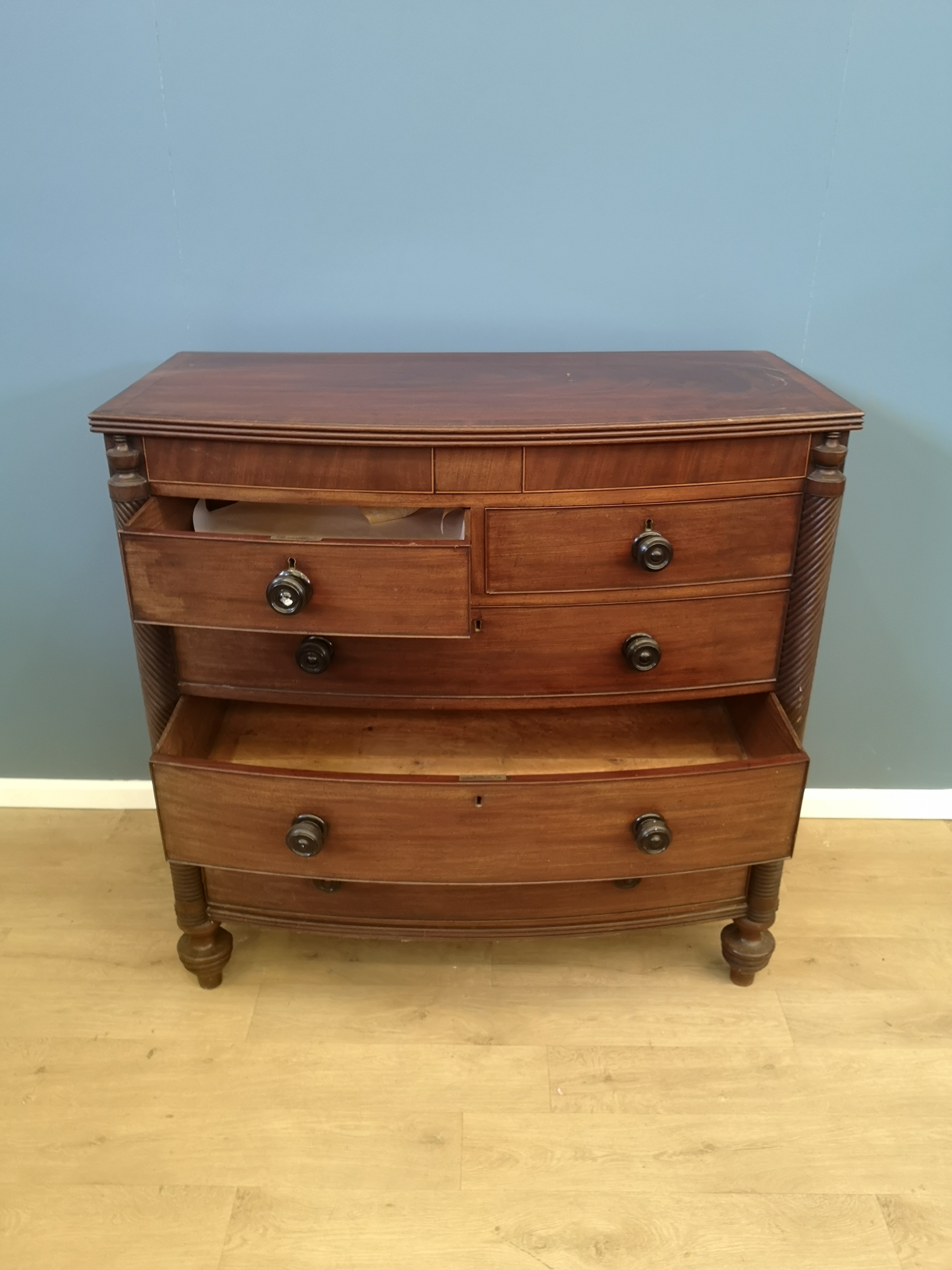19th century mahogany bow fronted chest of drawers - Image 6 of 6