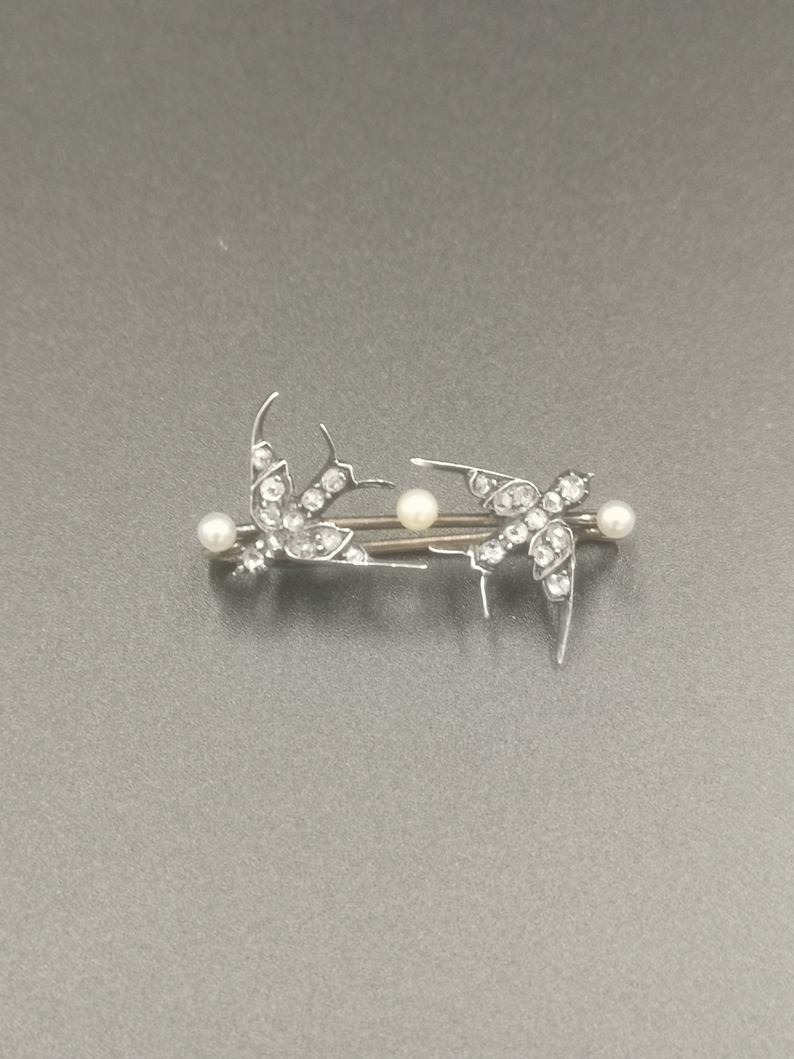 White metal brooch set with diamonds - Image 2 of 4