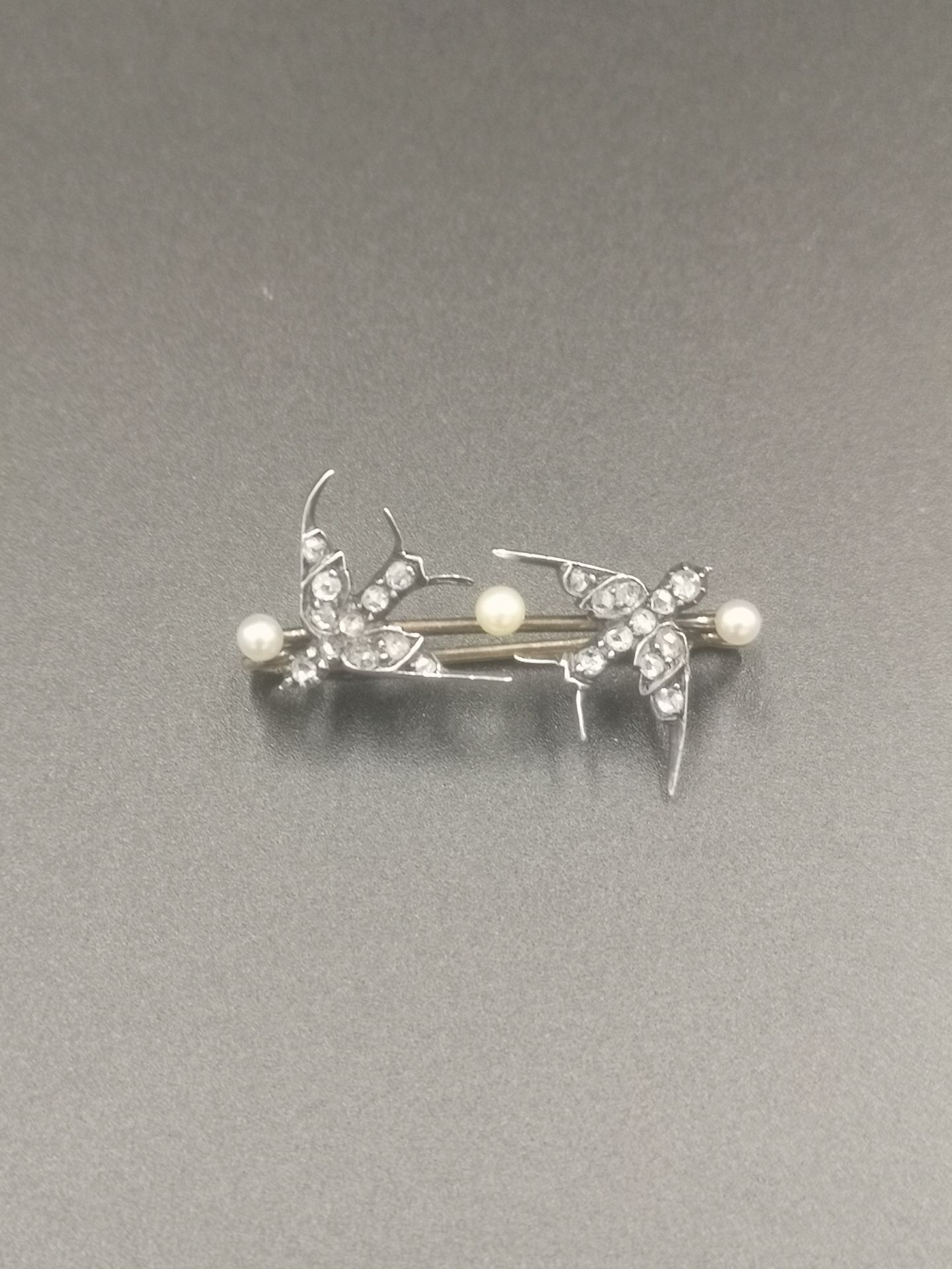 White metal brooch set with diamonds - Image 2 of 4