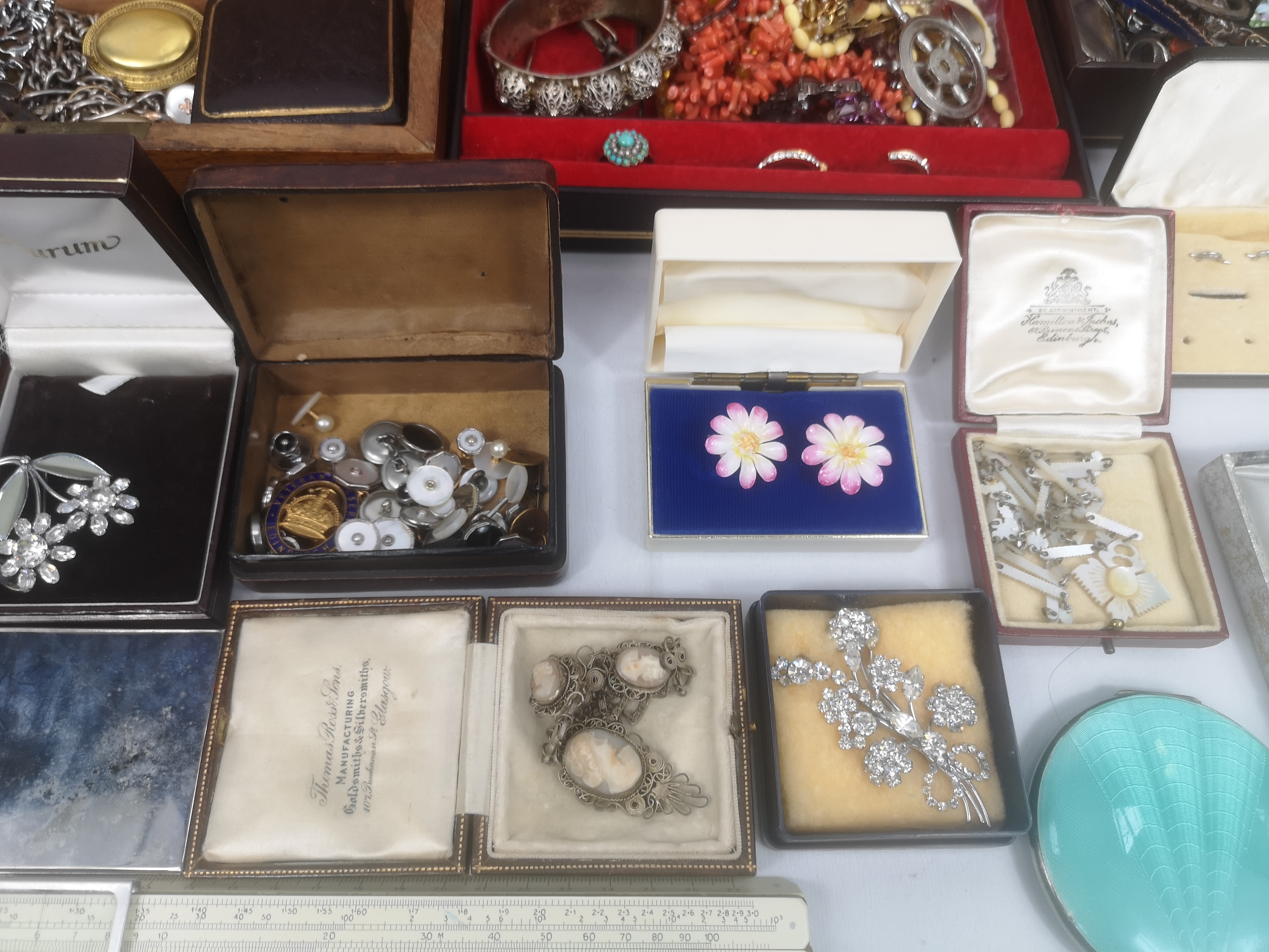 Quantity of costume jewellery - Image 6 of 7