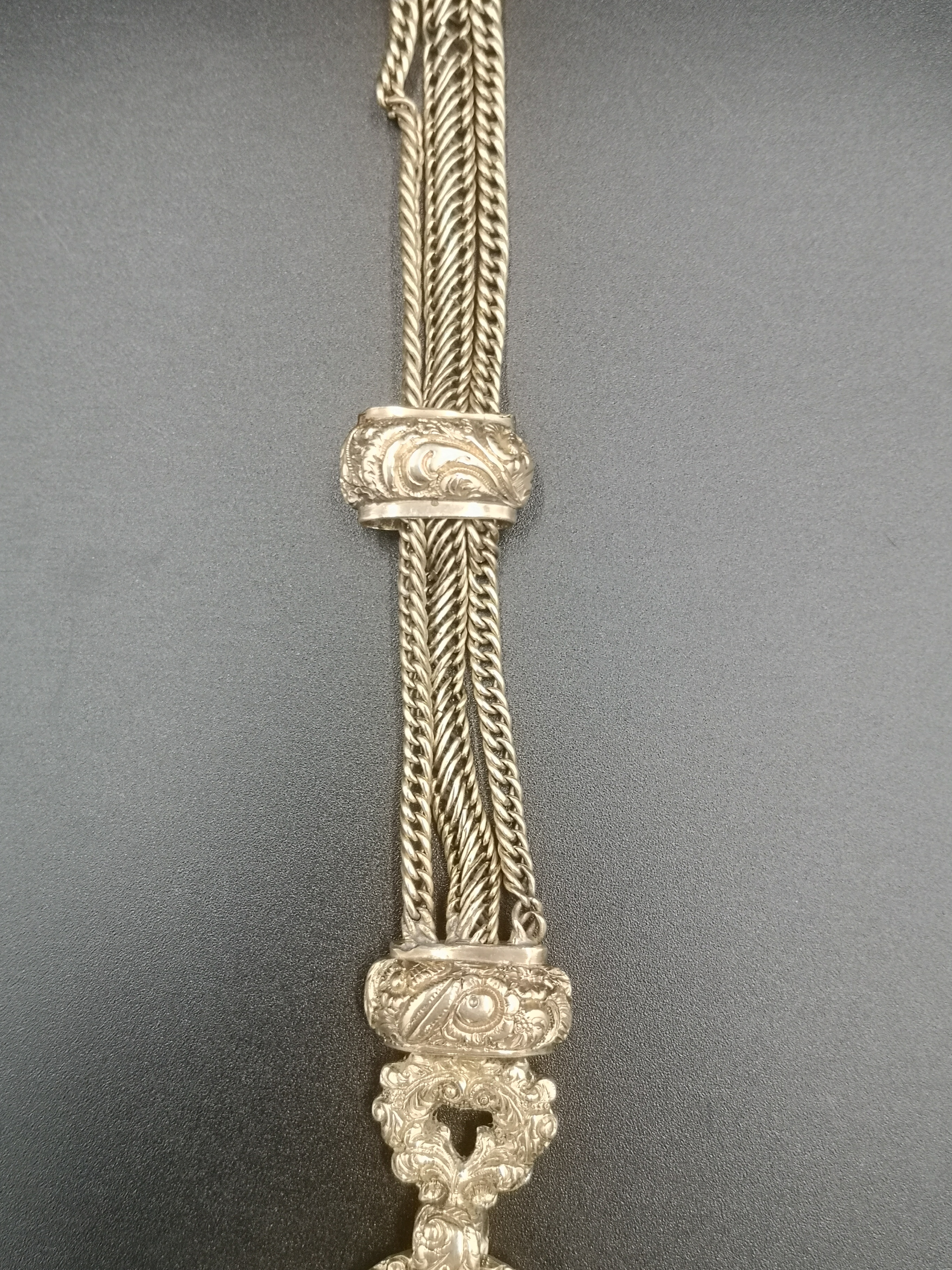 Gold fob chain with two seals - Image 7 of 8