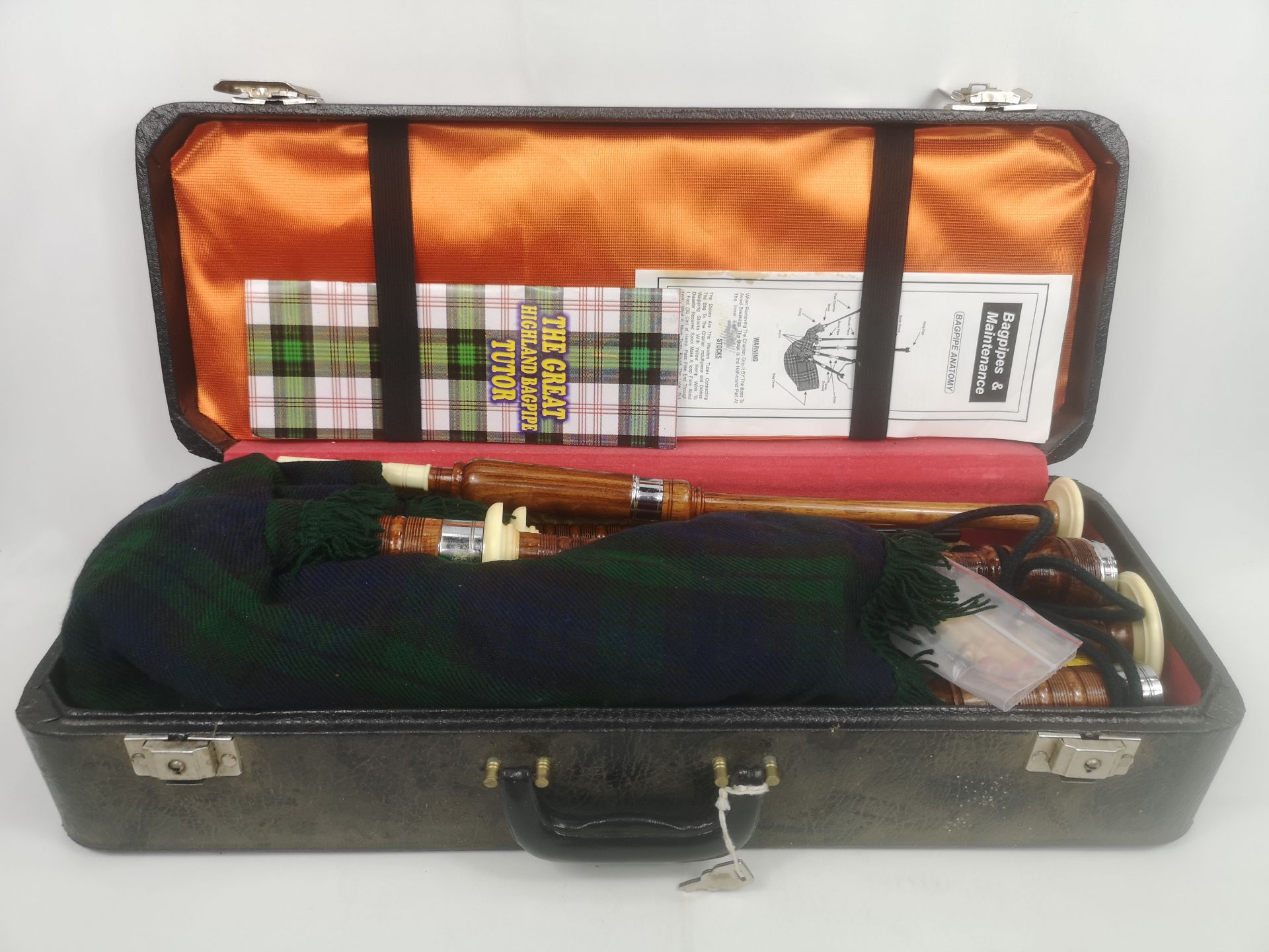 Set of bagpipes in hard case - Image 3 of 6