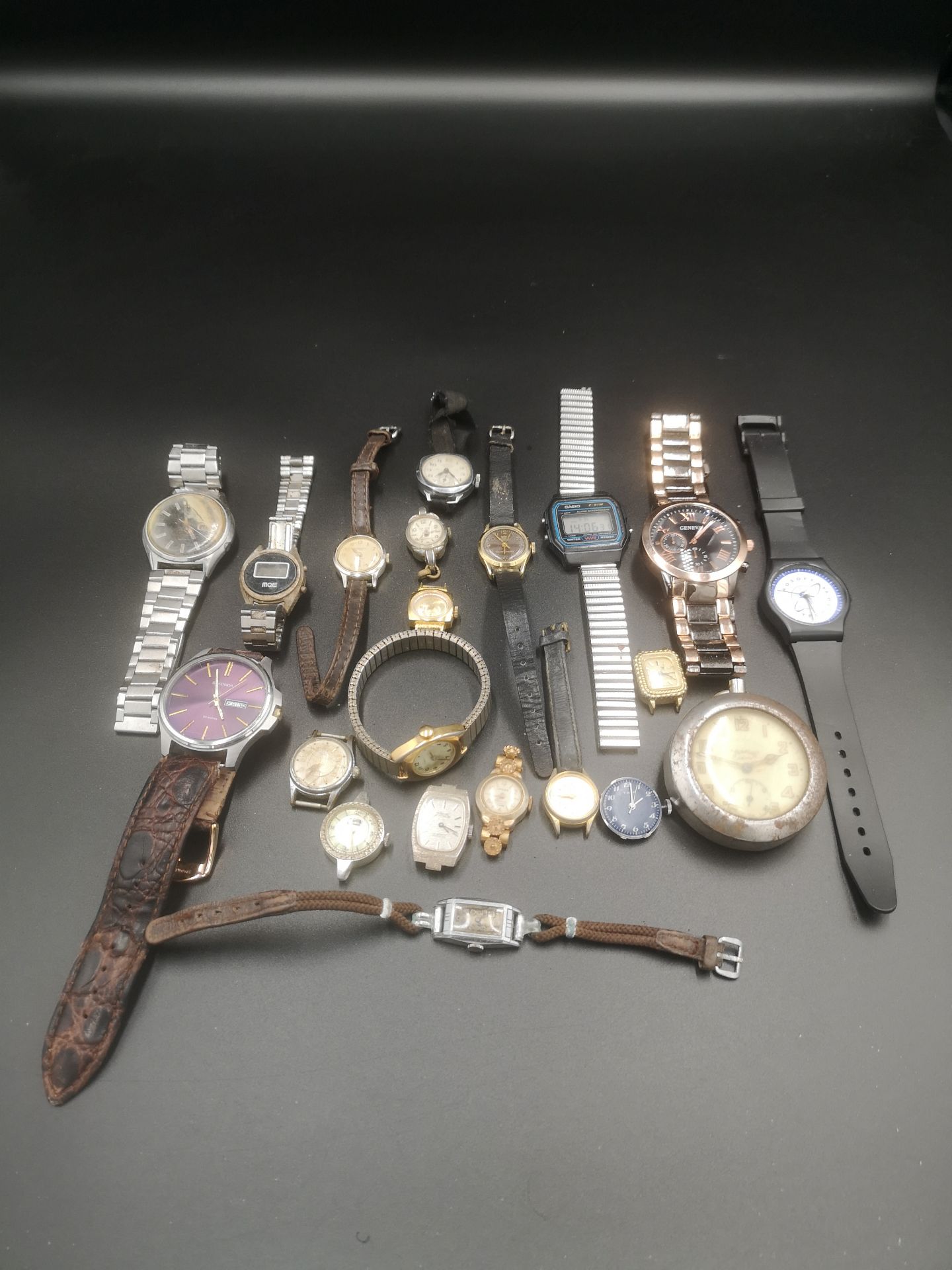 Quantity of fashion watches - Image 6 of 6