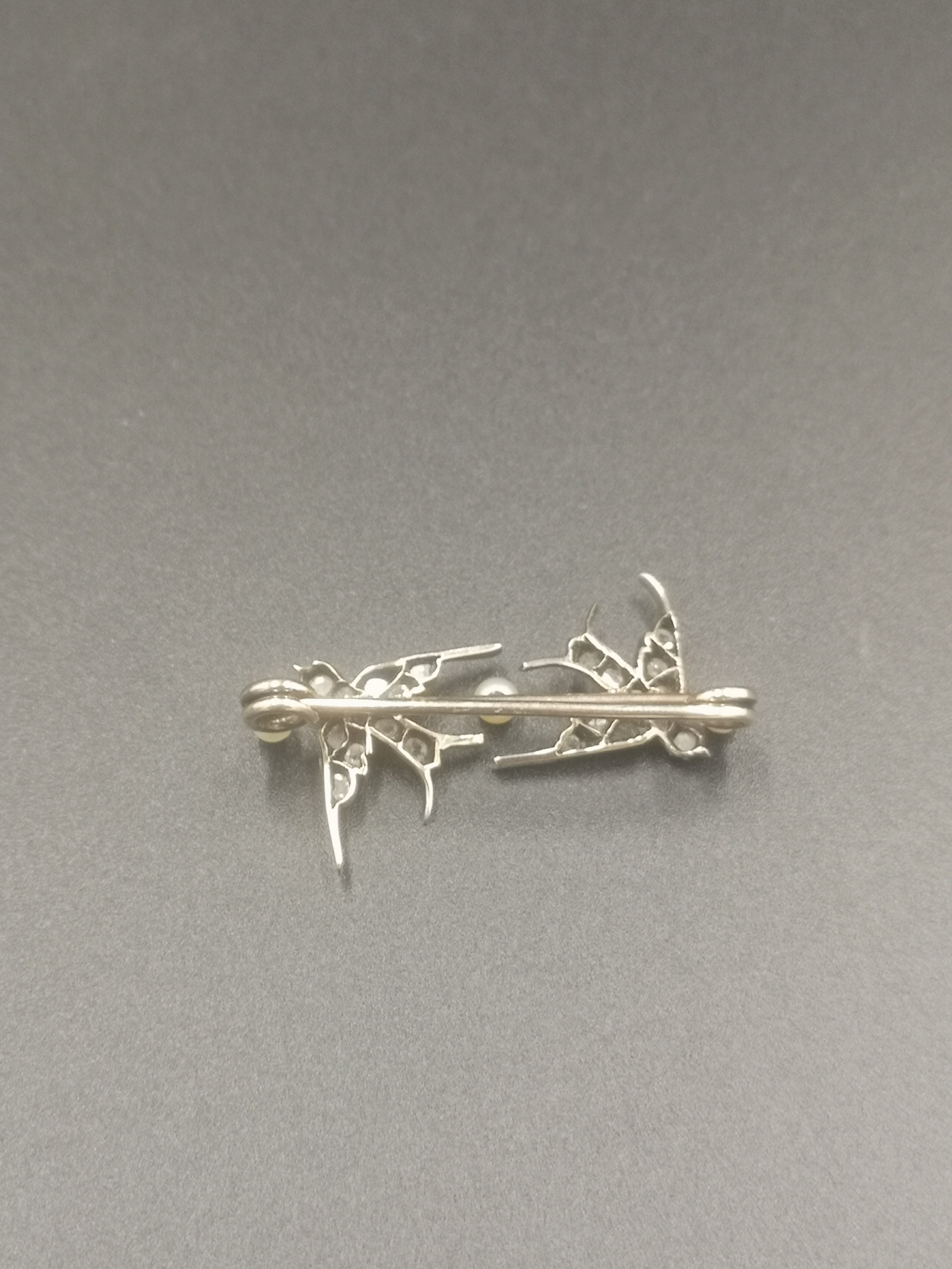 White metal brooch set with diamonds - Image 3 of 4